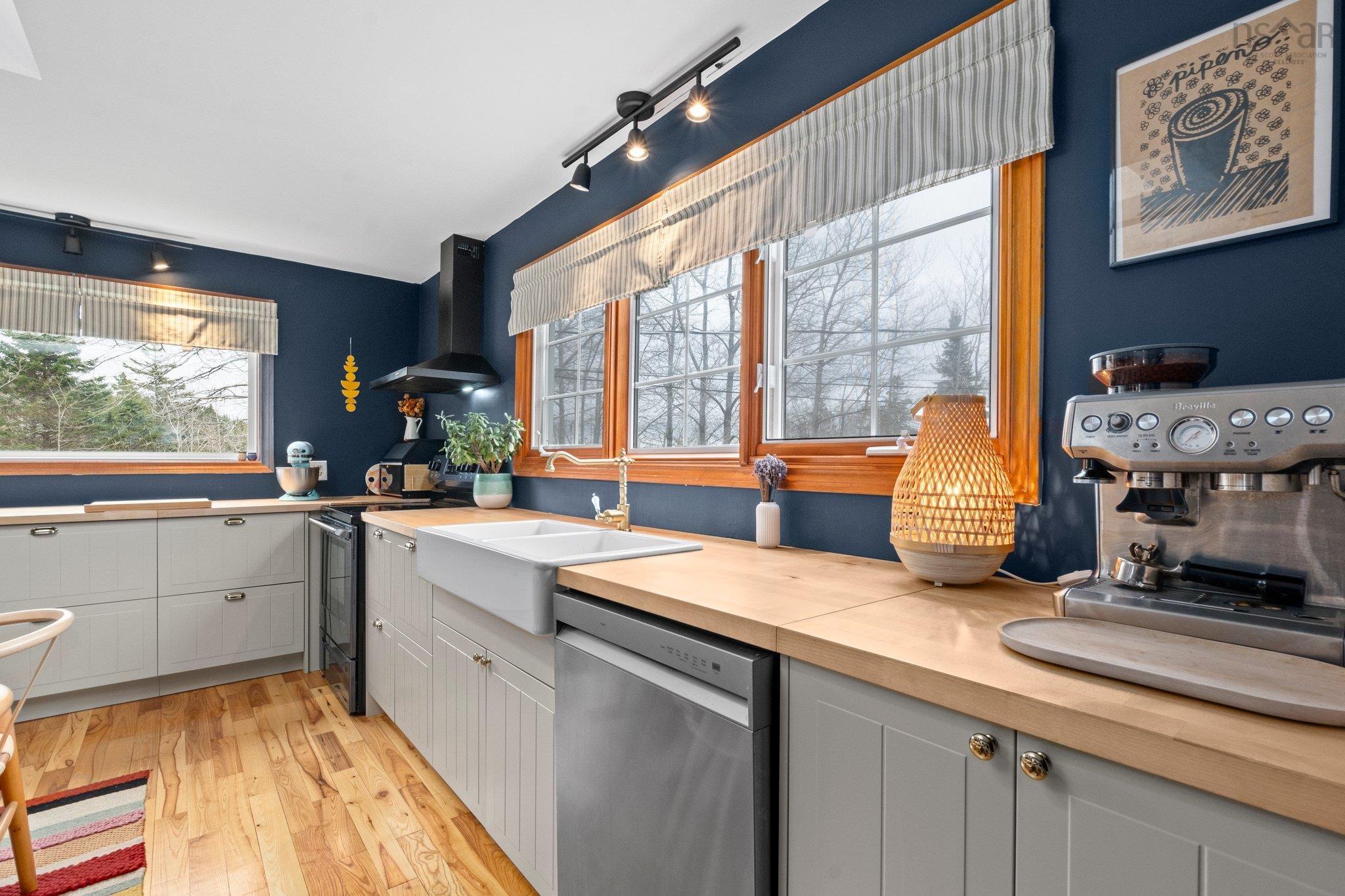 $600,000.00: 155 Island View Drive, Boutiliers Point