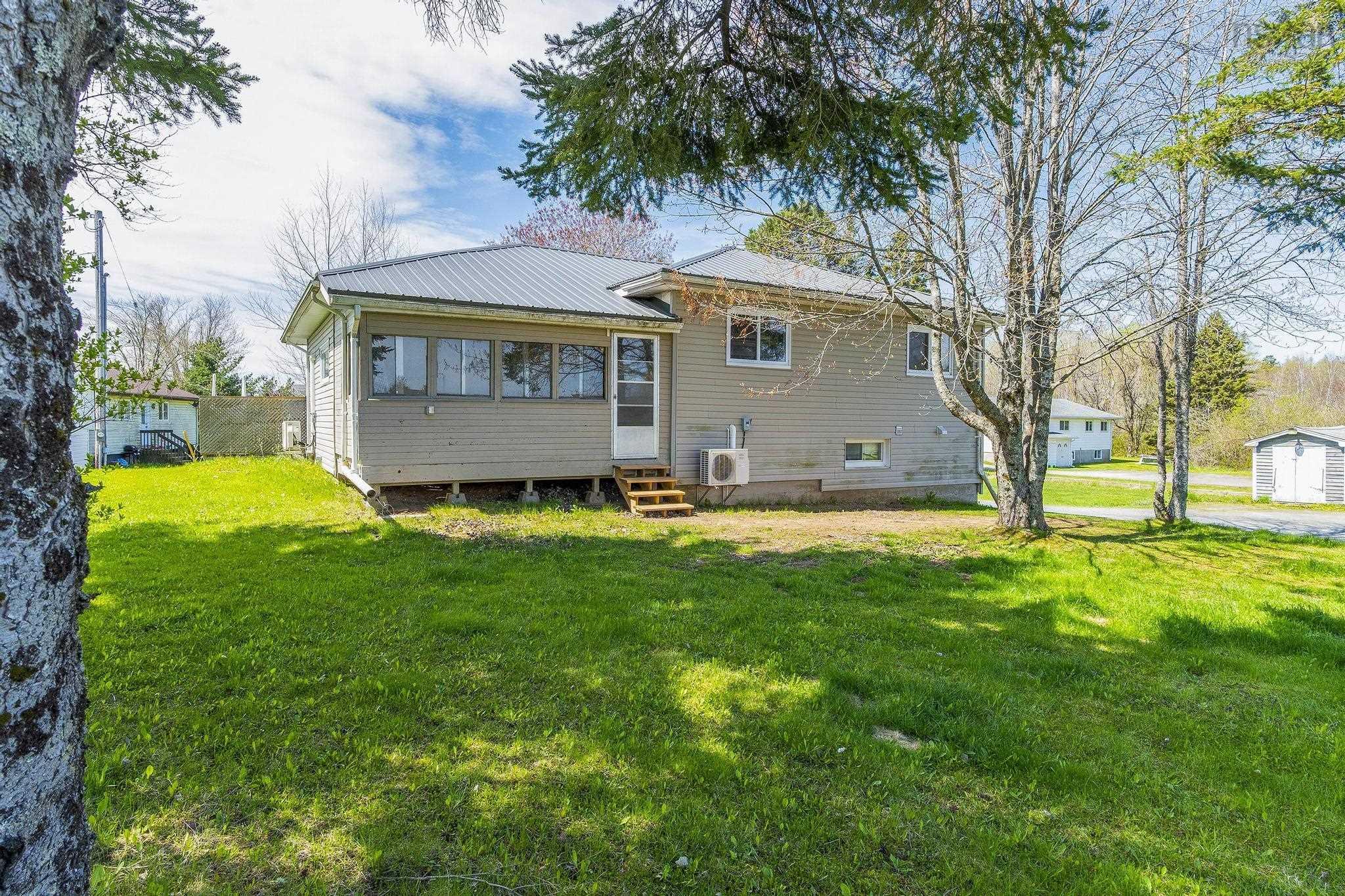 $449,900.00: 538 Highway 2, Elmsdale