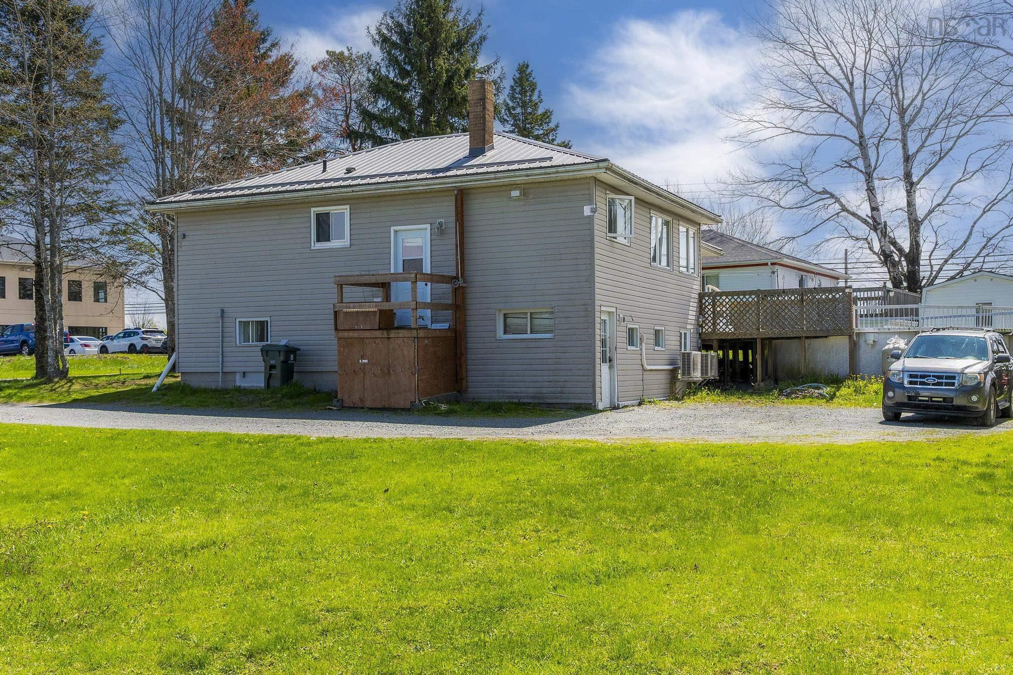 $449,900.00: 538 Highway 2, Elmsdale