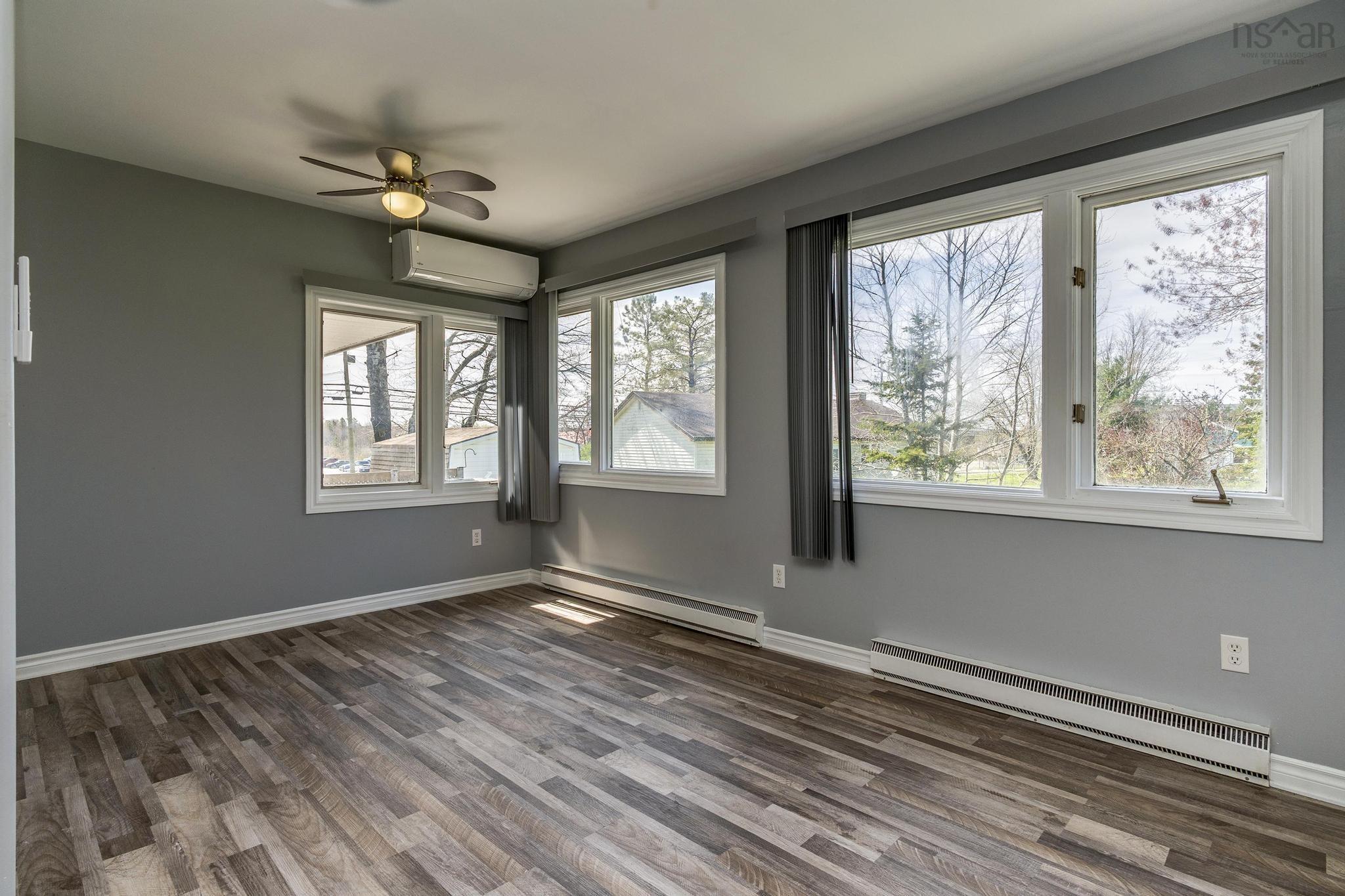 $449,900.00: 538 Highway 2, Elmsdale