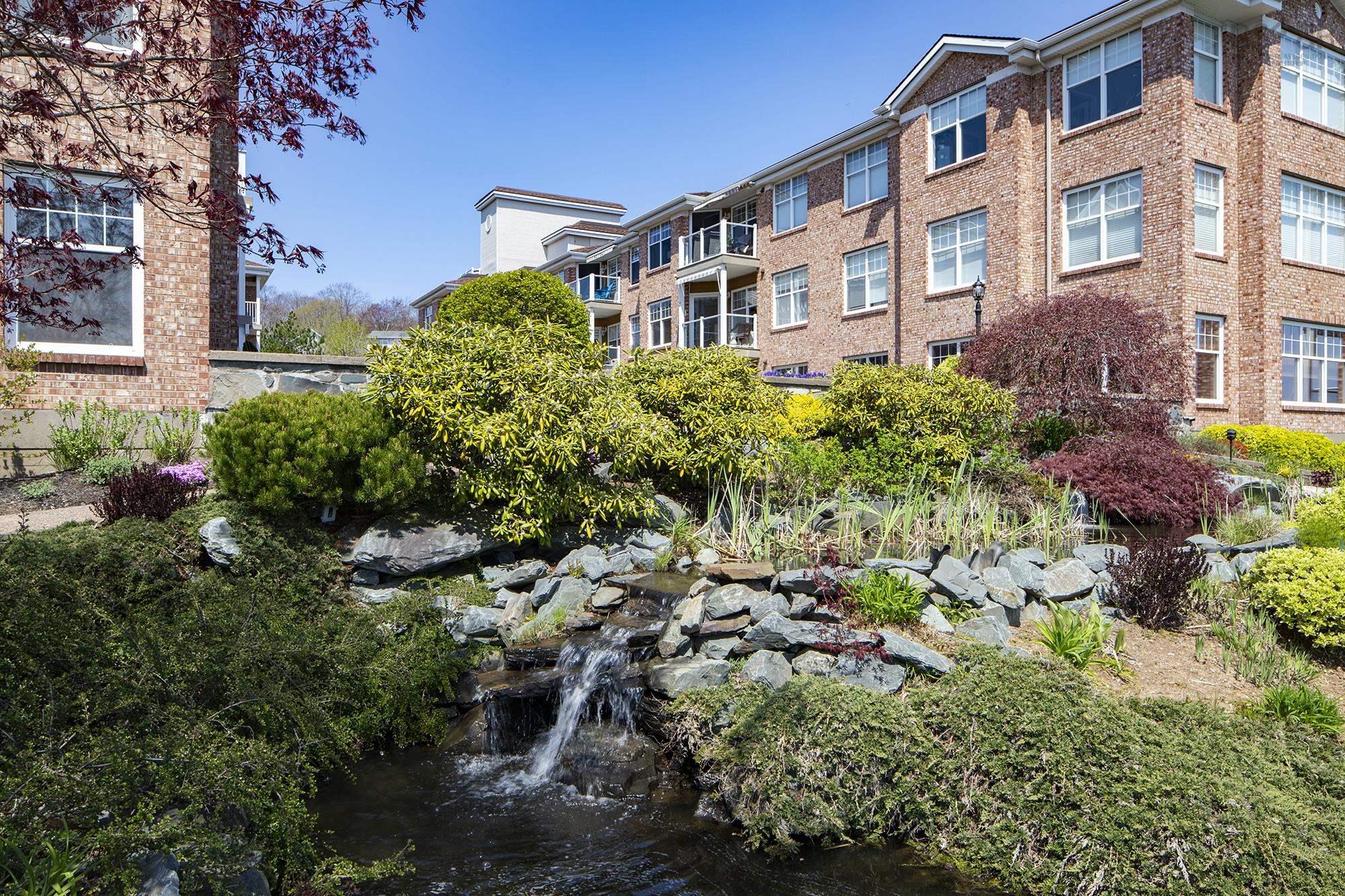 $460,000.00: 201 40 Waterfront Drive, Bedford