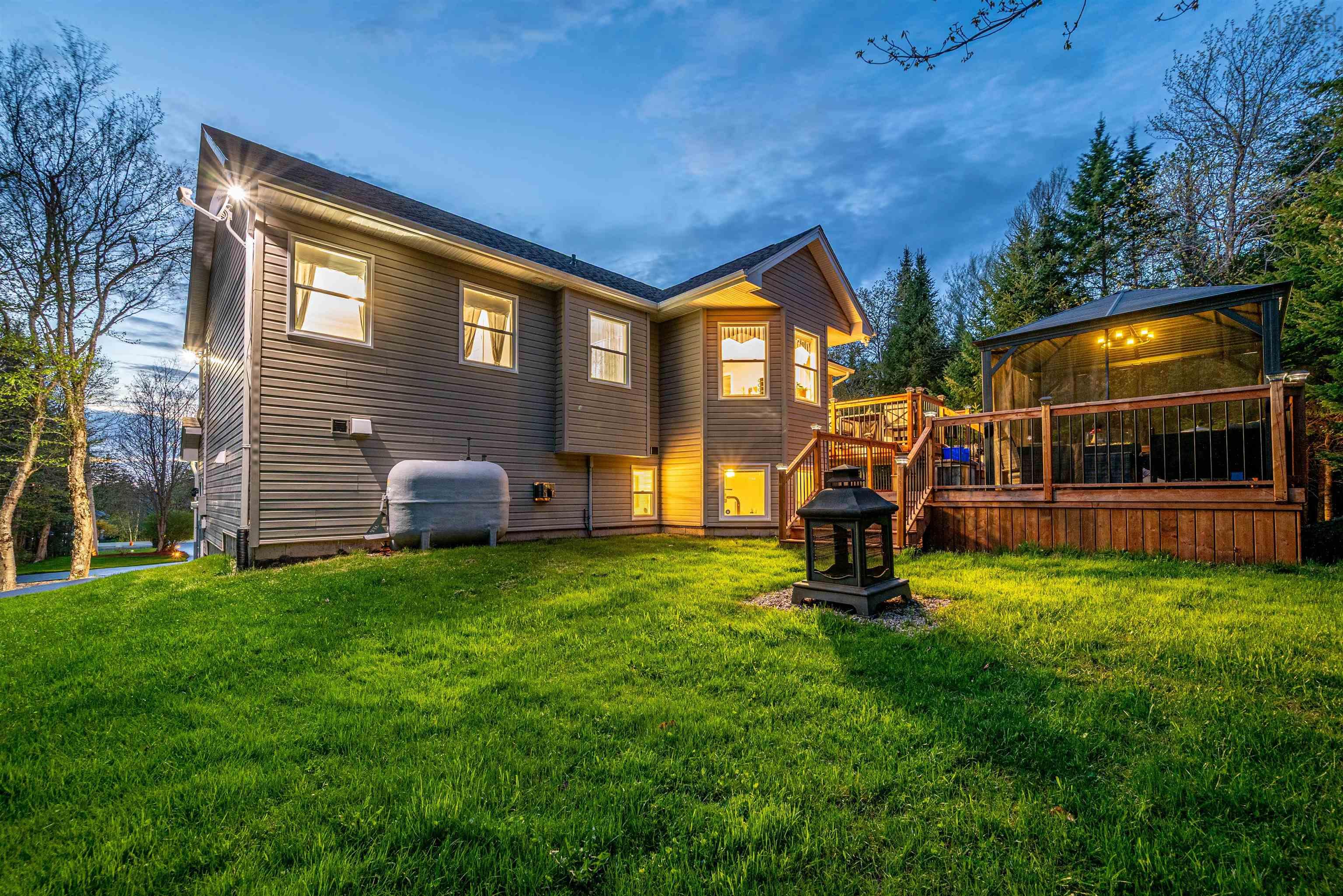$699,900.00: 179 Waterstone Run, Lucasville