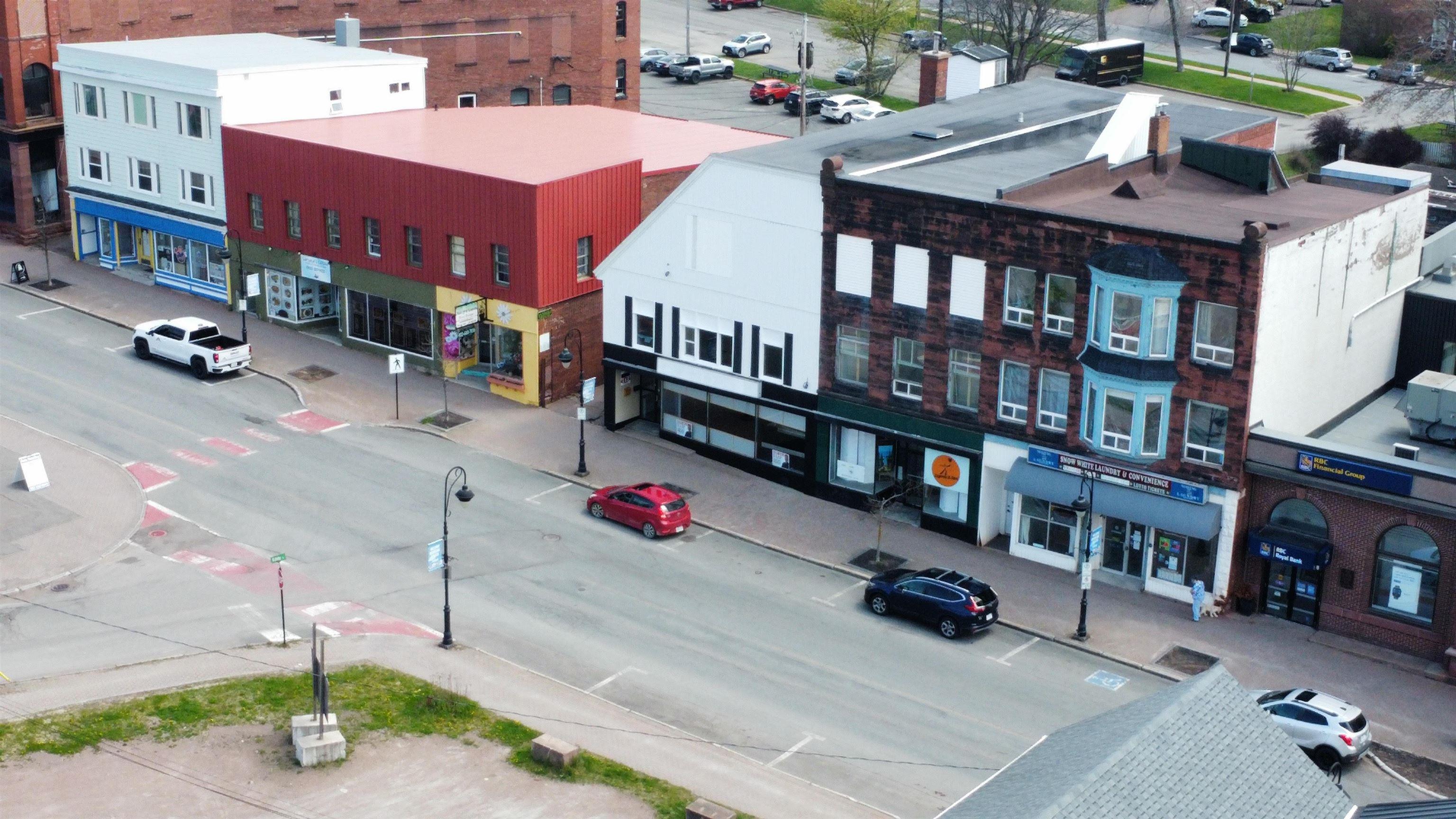 $200,000.00: 113 East Victoria Street, Amherst