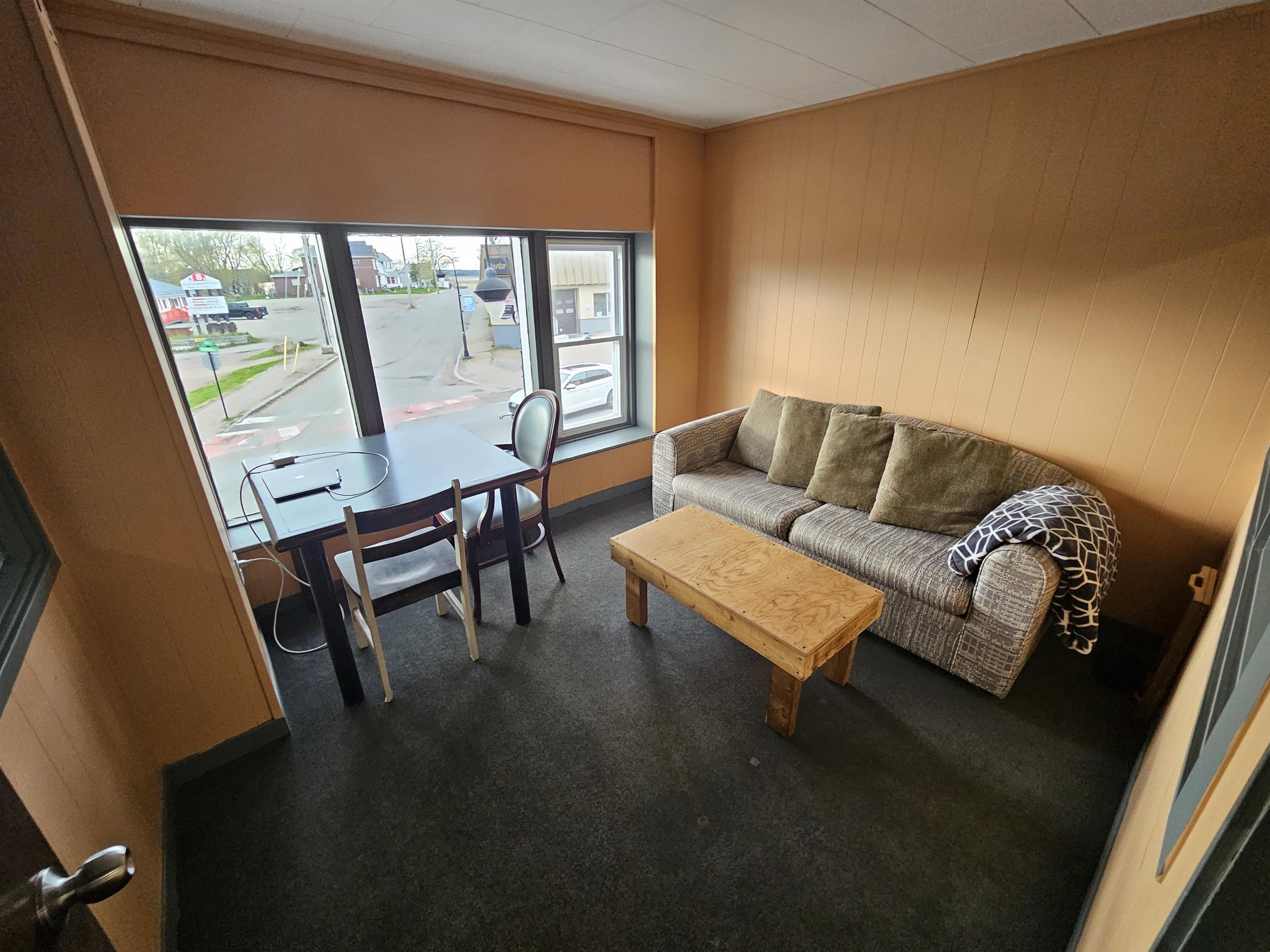 $200,000.00: 113 East Victoria Street, Amherst