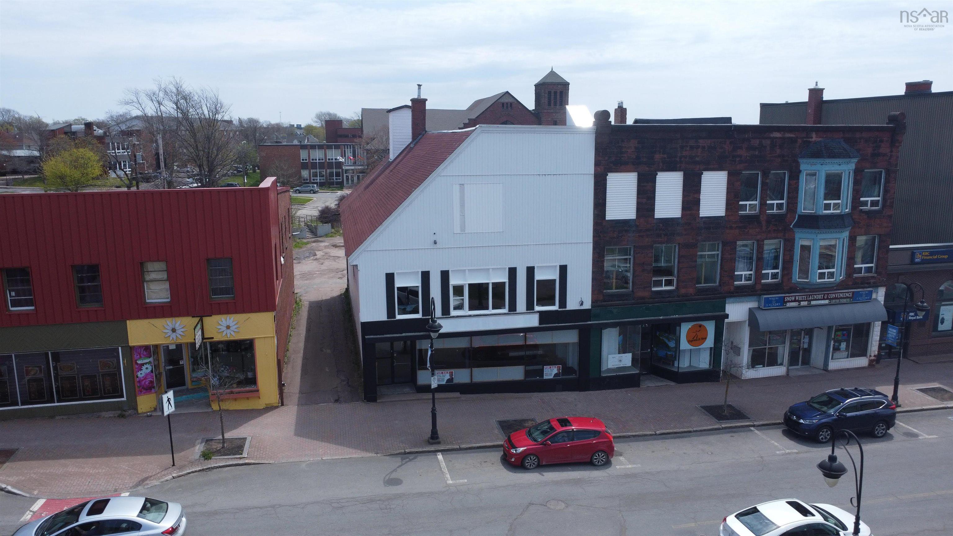 $200,000.00: 113 East Victoria Street, Amherst