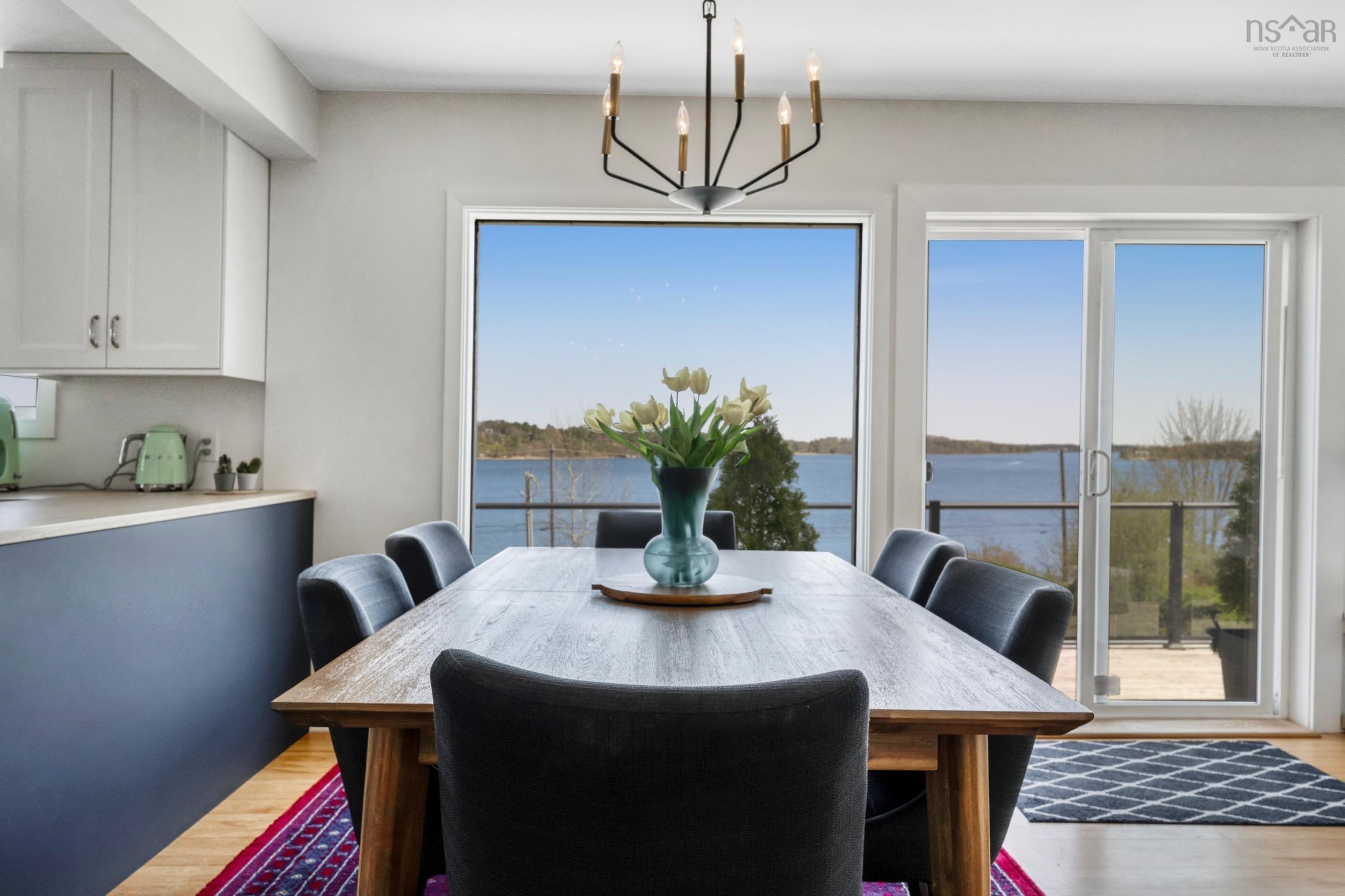 $1,375,000.00: 9222 3 Highway, Maders Cove