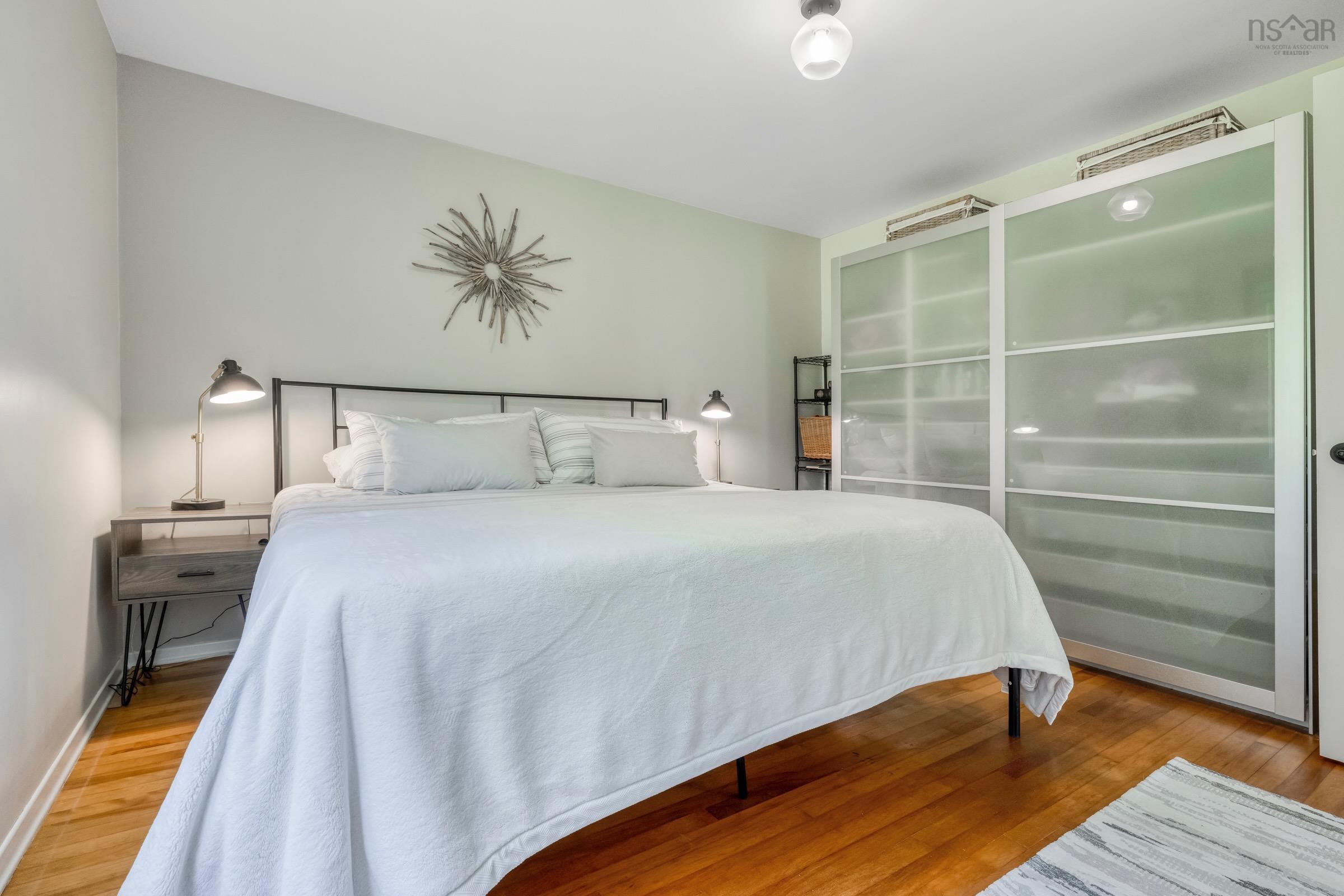 $1,375,000.00: 9222 3 Highway, Maders Cove