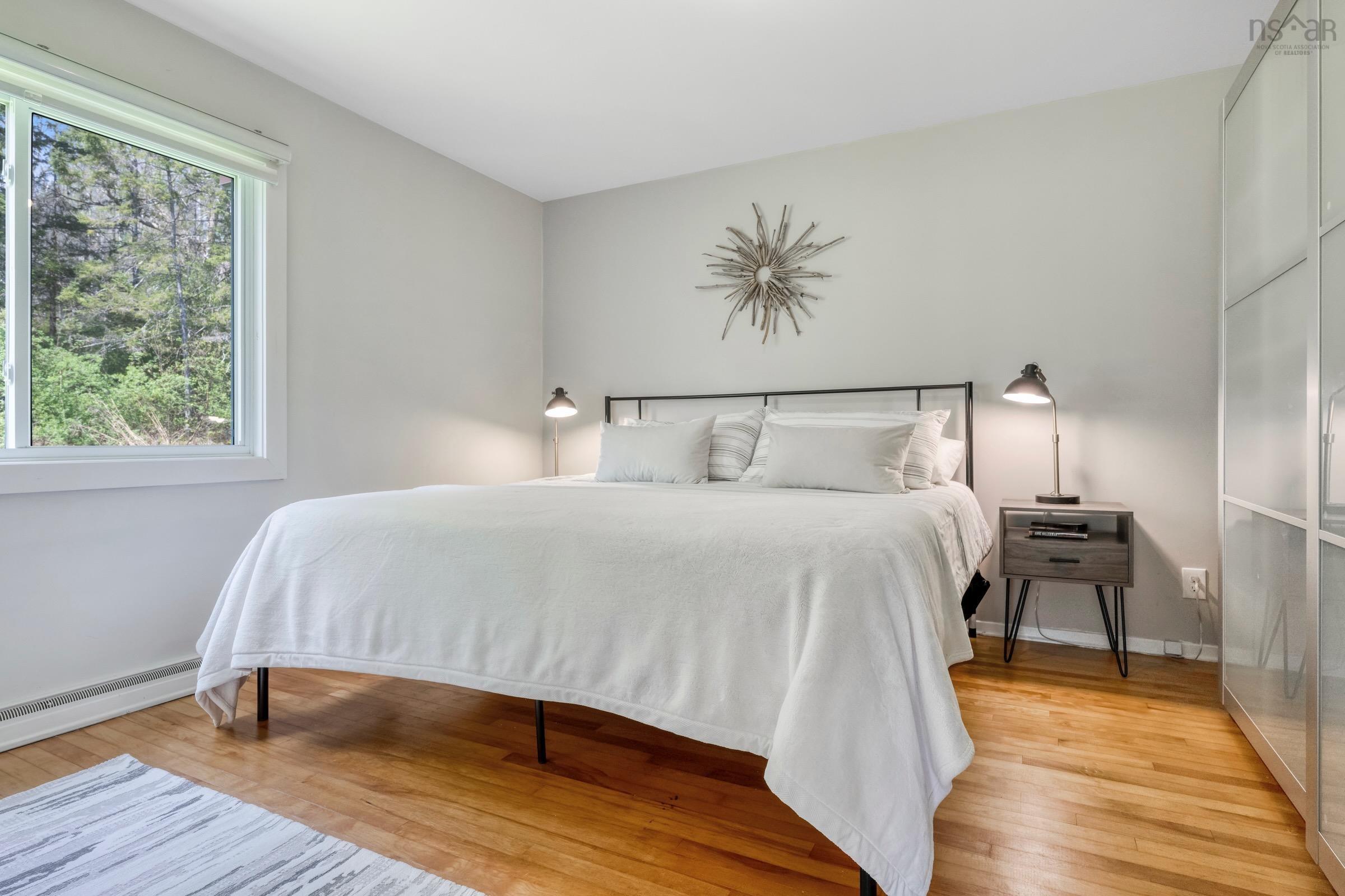 $1,375,000.00: 9222 3 Highway, Maders Cove