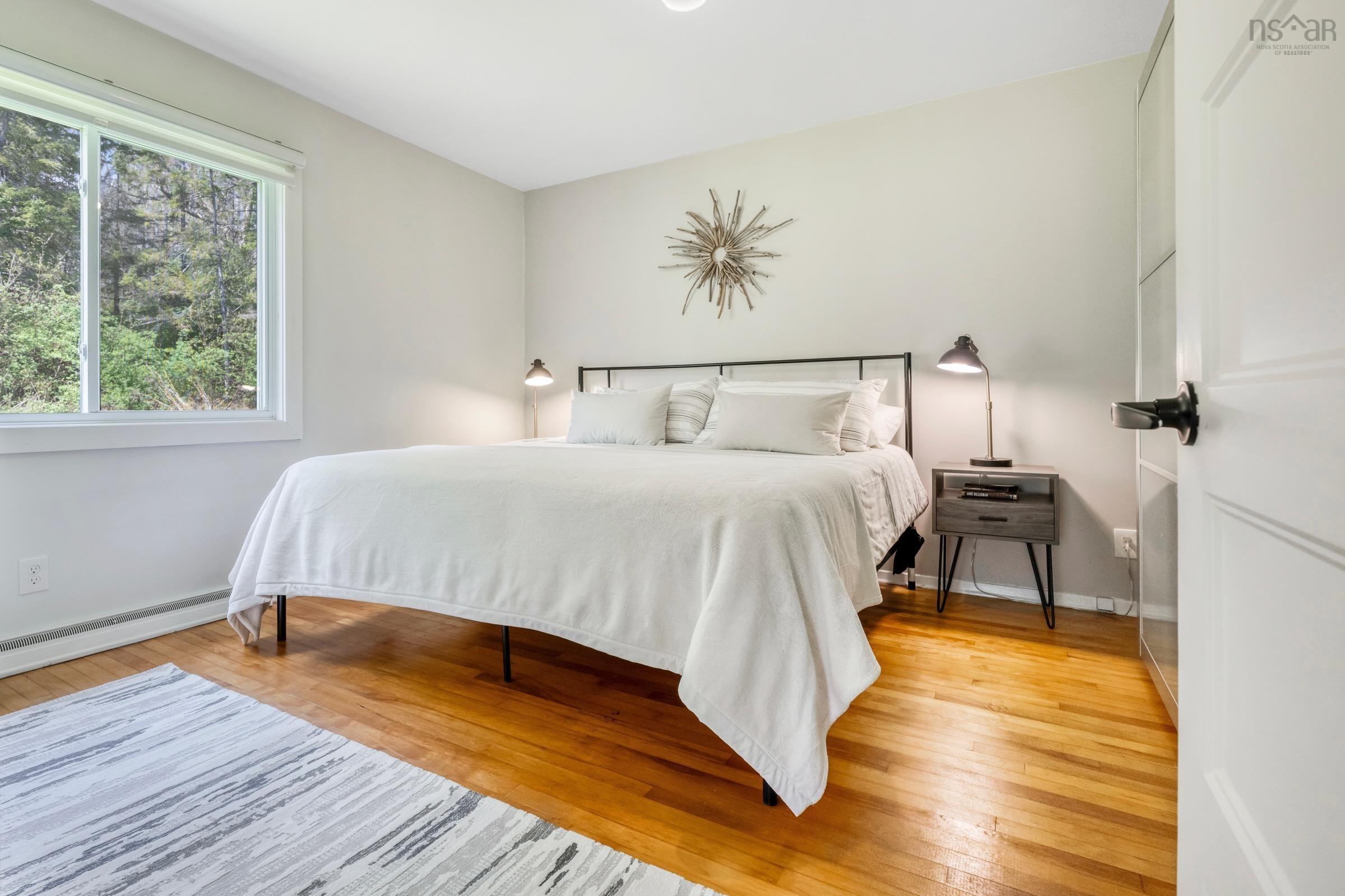 $1,375,000.00: 9222 3 Highway, Maders Cove