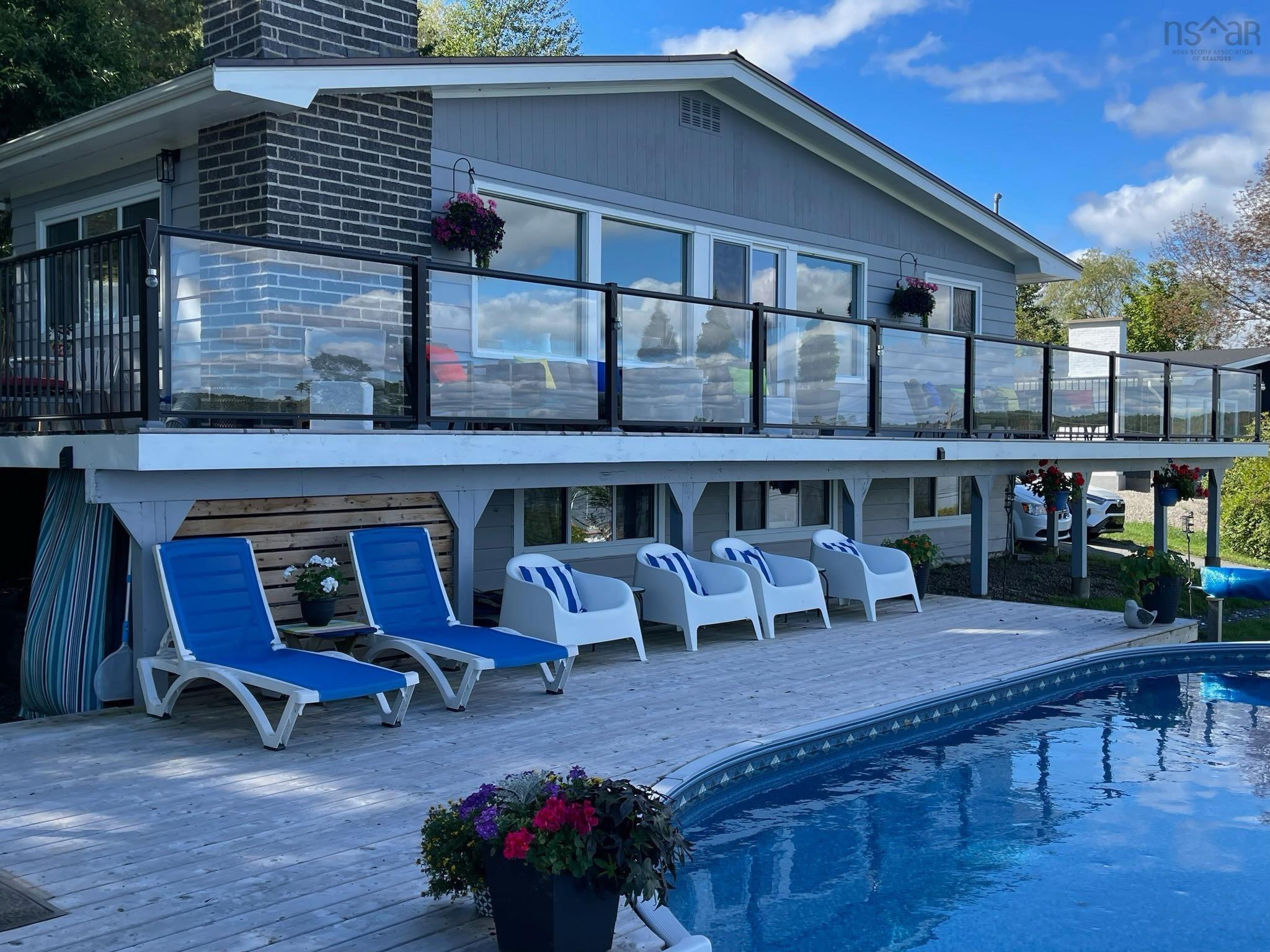 $1,375,000.00: 9222 3 Highway, Maders Cove