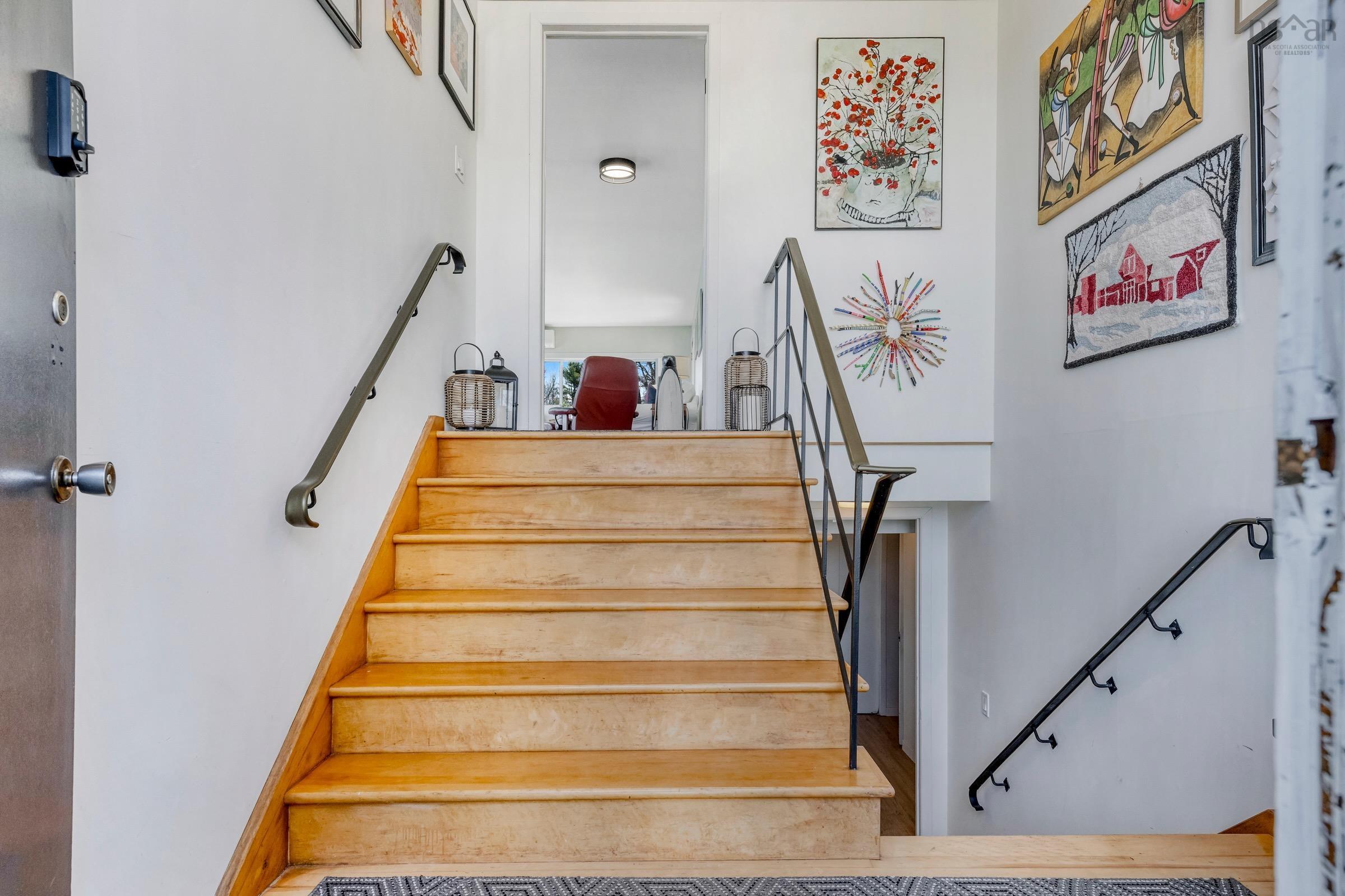 $1,375,000.00: 9222 3 Highway, Maders Cove