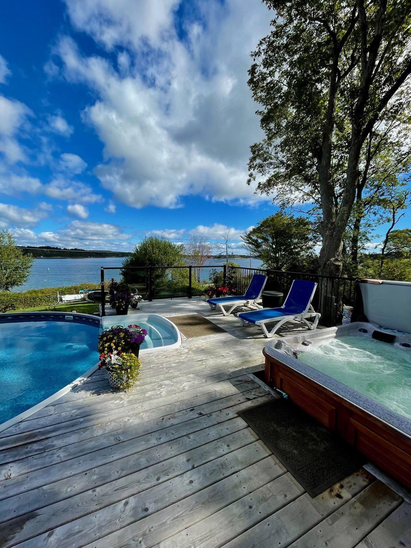 $1,375,000.00: 9222 3 Highway, Maders Cove