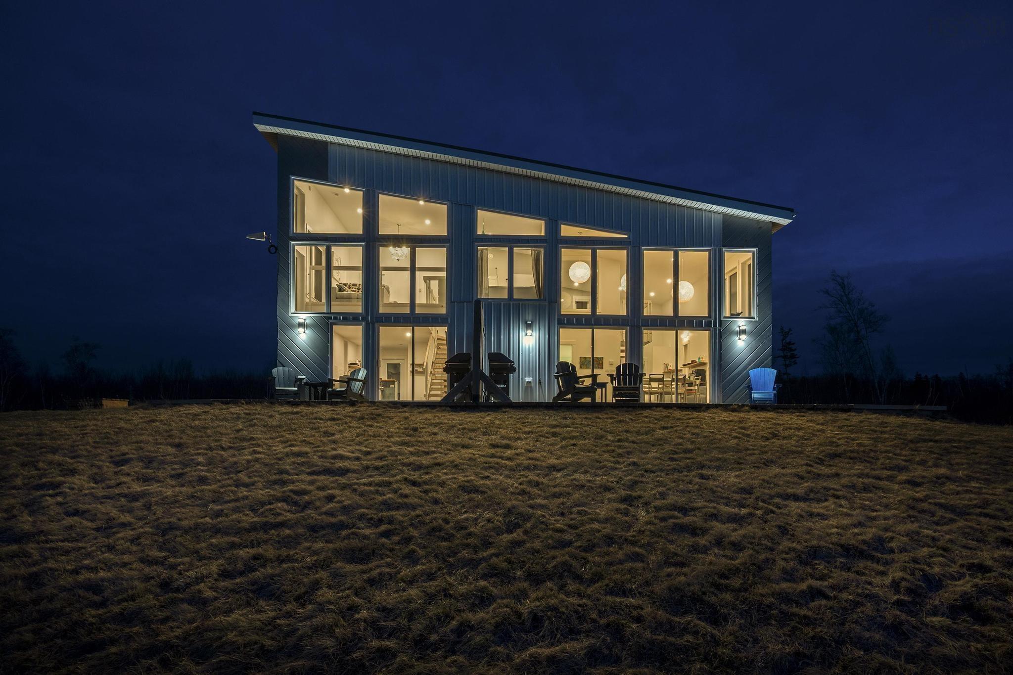 $699,999.00: 83/85 Russia Road, Harbourville