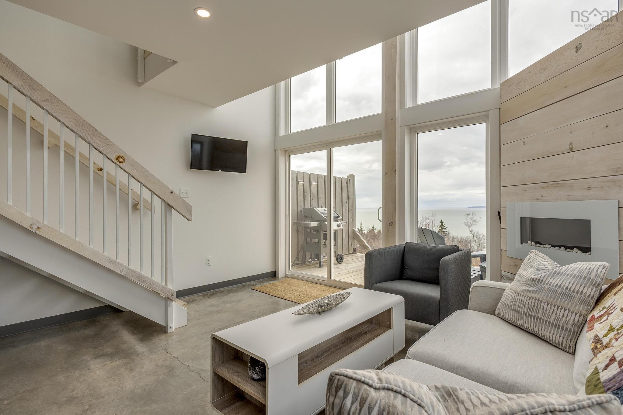 $699,999.00: 83/85 Russia Road, Harbourville