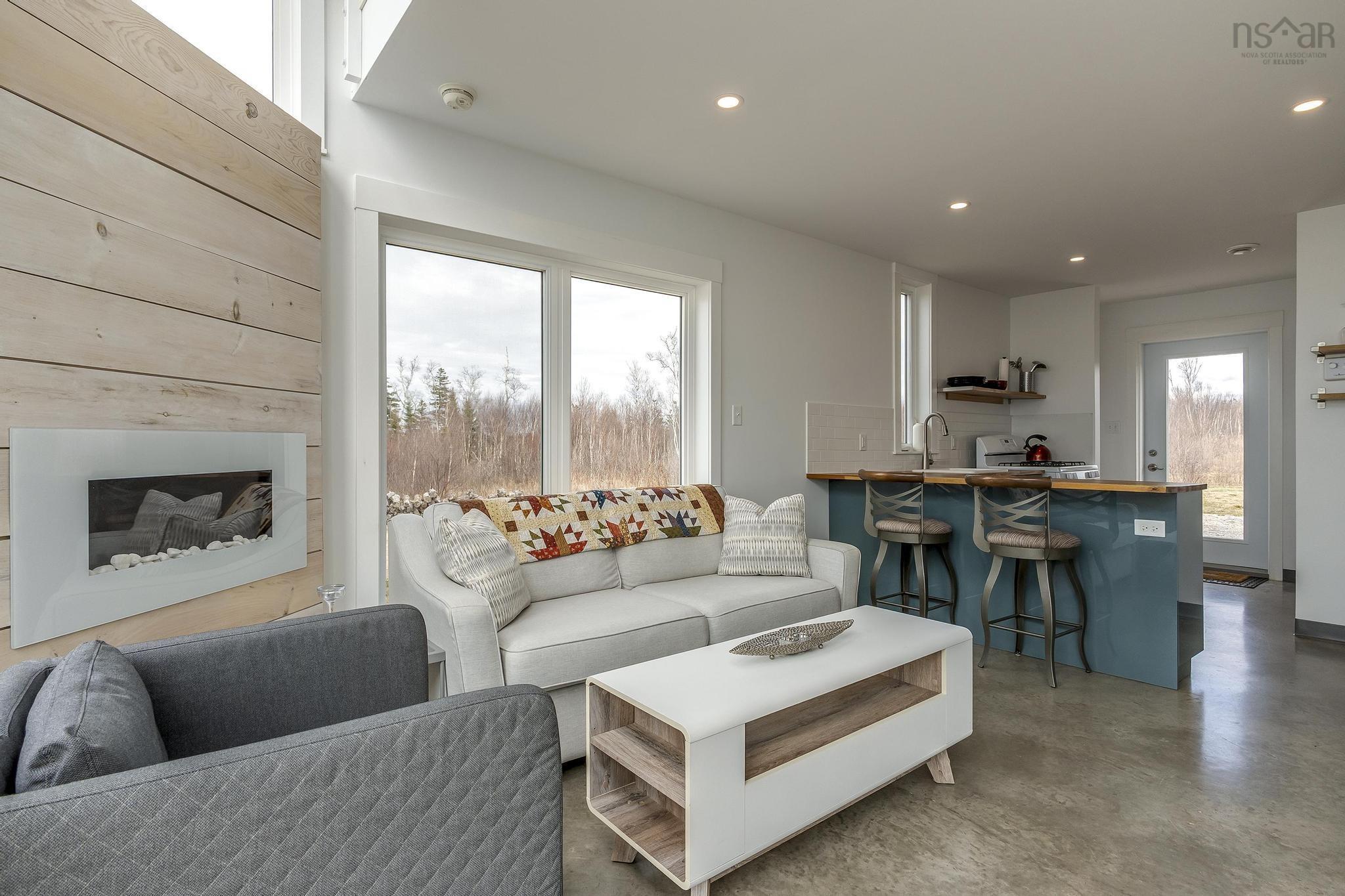 $699,999.00: 83/85 Russia Road, Harbourville