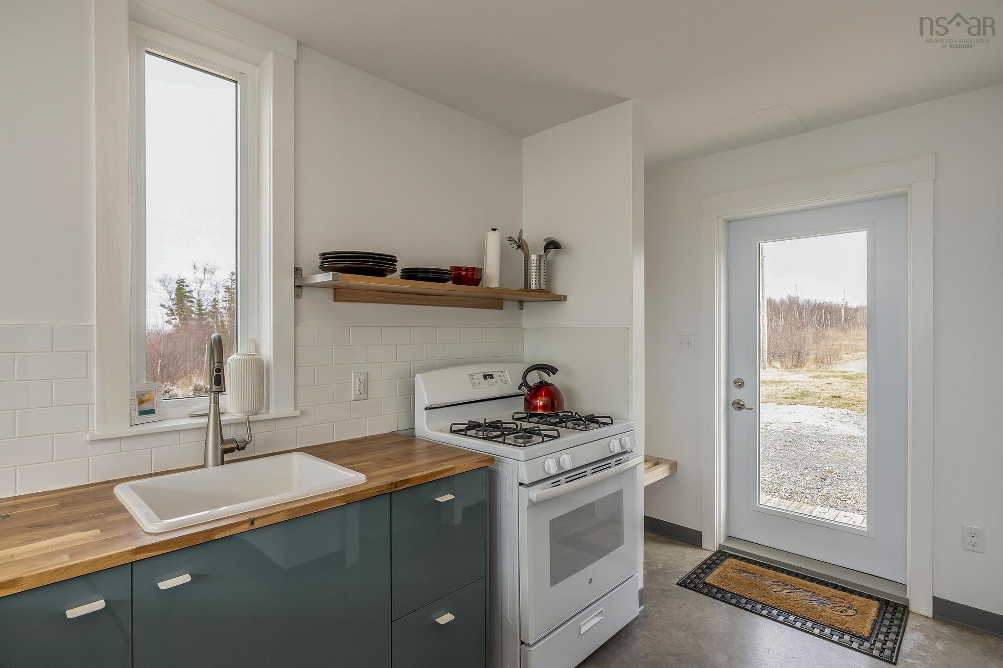 $699,999.00: 83/85 Russia Road, Harbourville