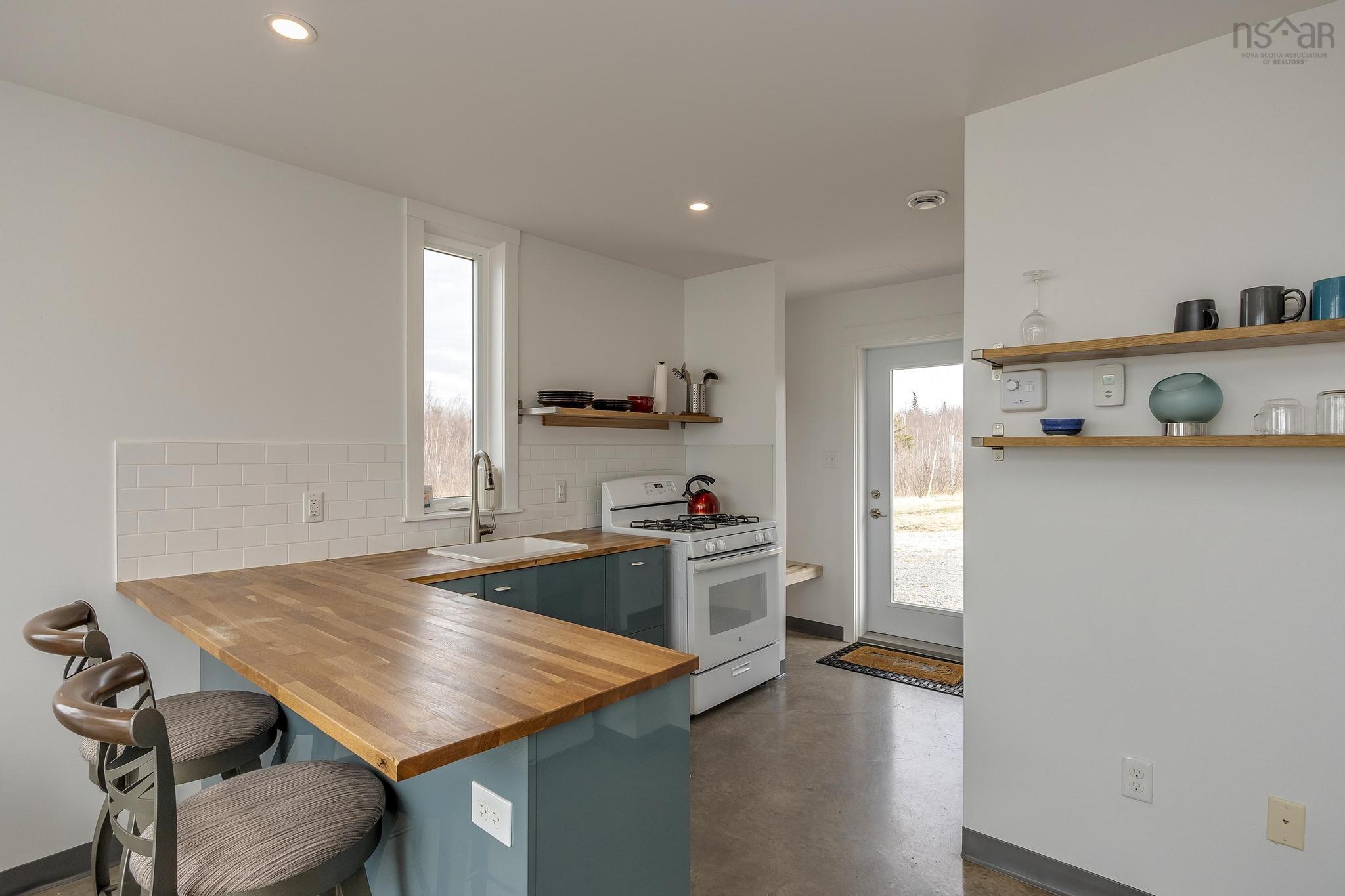 $699,999.00: 83/85 Russia Road, Harbourville