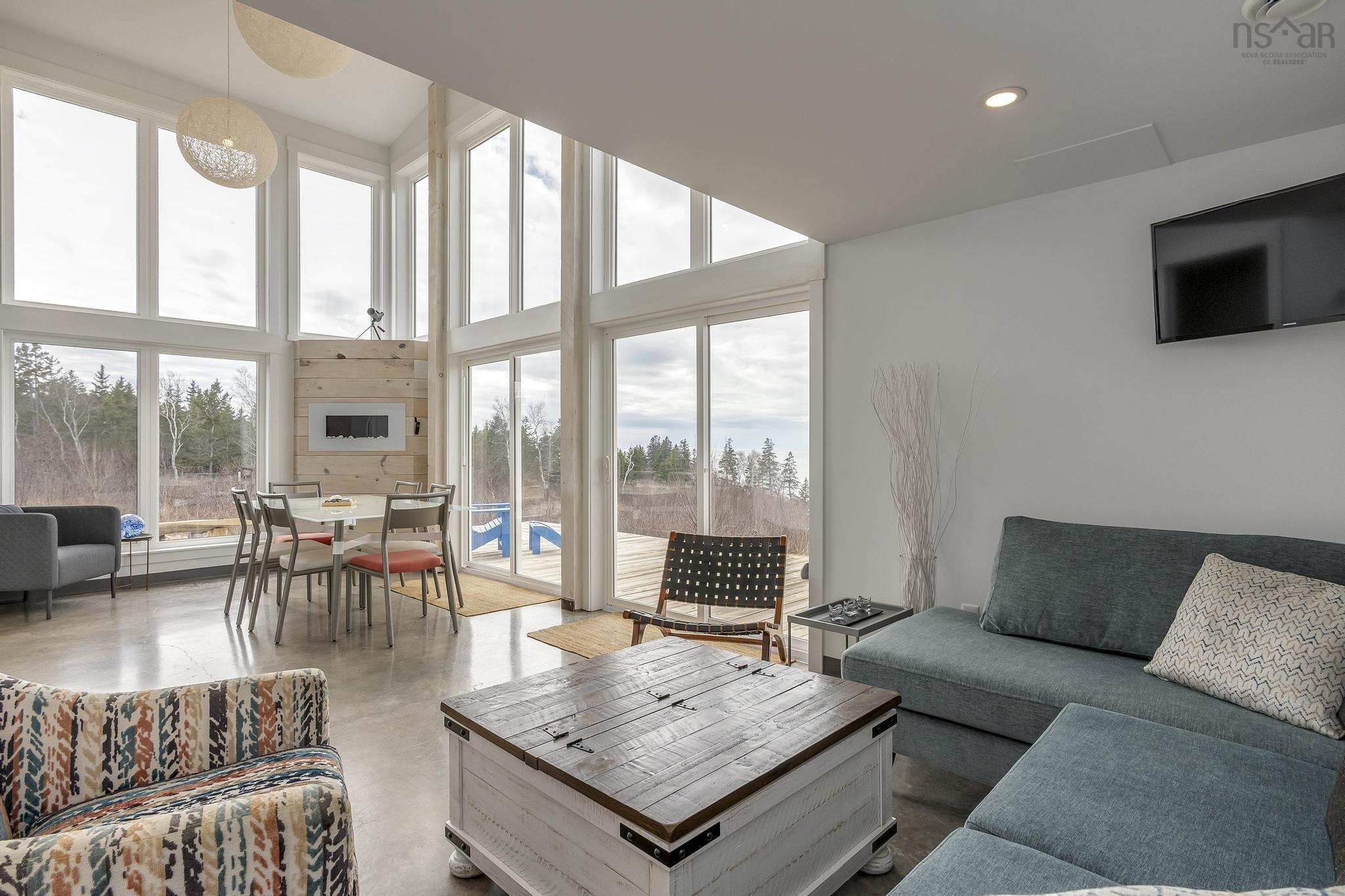 $699,999.00: 83/85 Russia Road, Harbourville