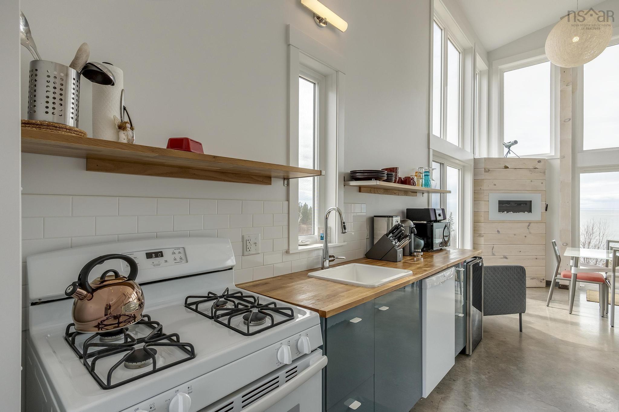 $699,999.00: 83/85 Russia Road, Harbourville