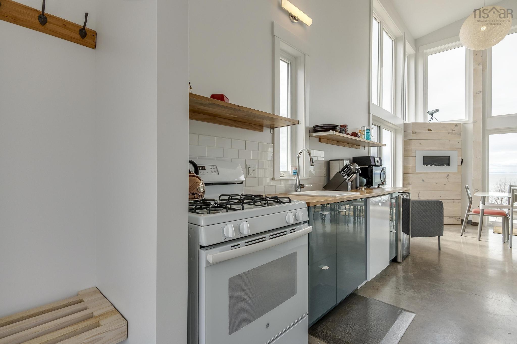 $699,999.00: 83/85 Russia Road, Harbourville