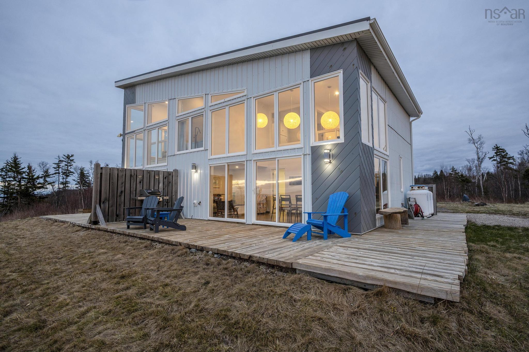 $699,999.00: 83/85 Russia Road, Harbourville