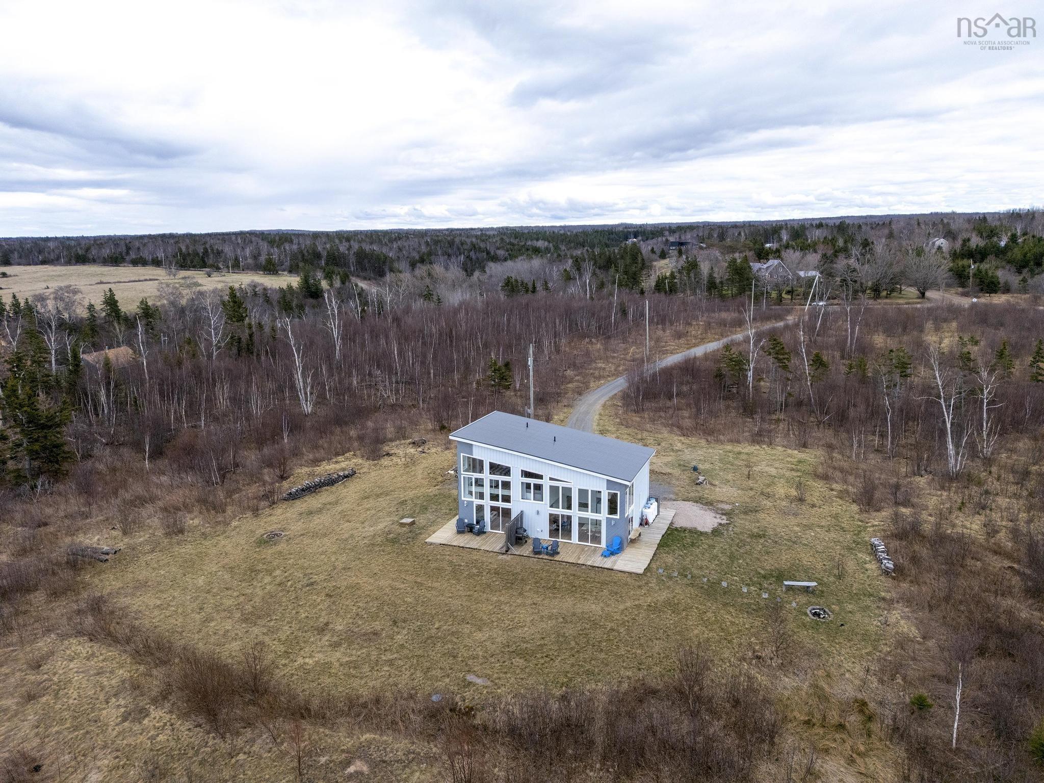 $699,999.00: 83/85 Russia Road, Harbourville