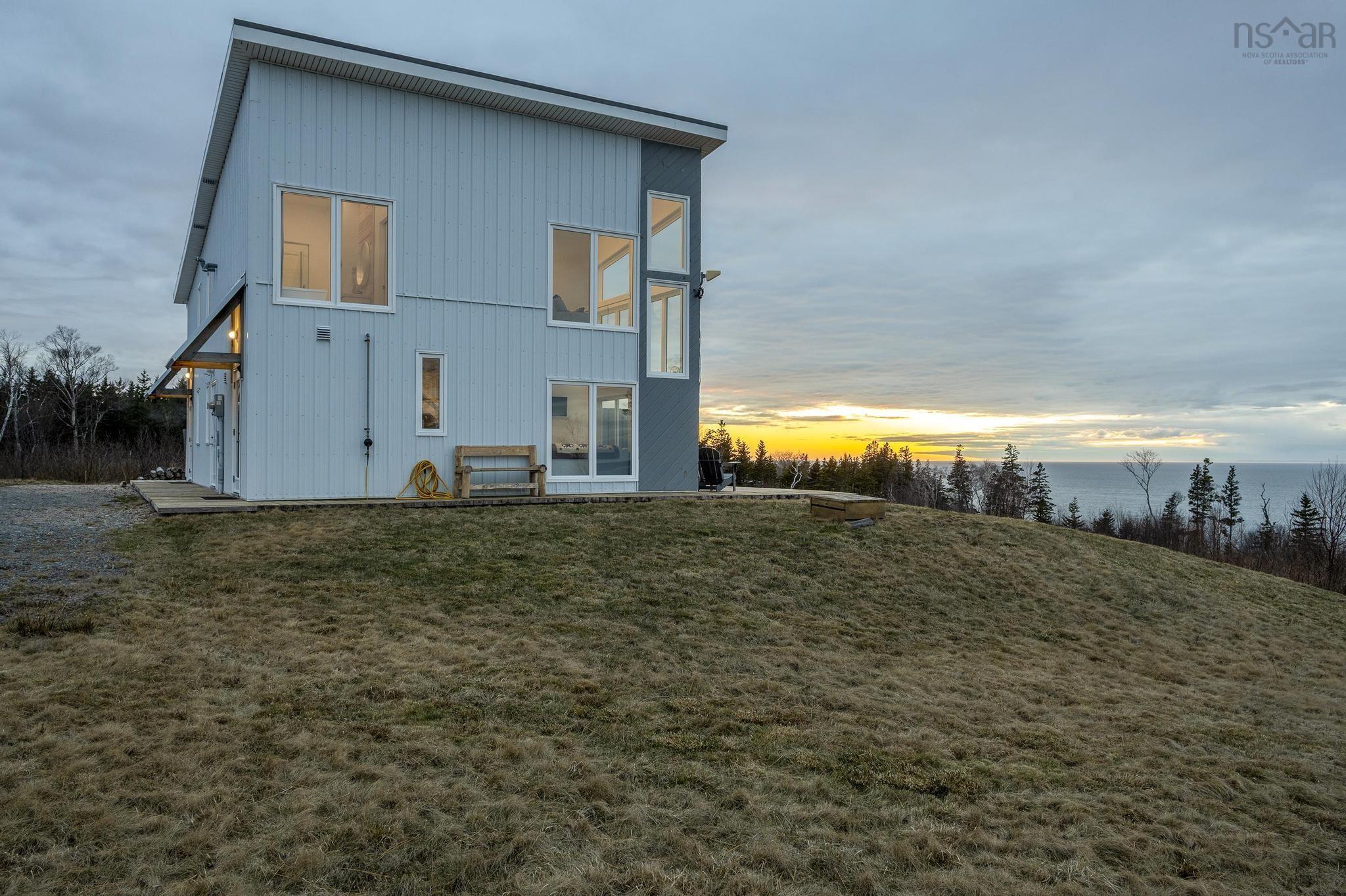 $699,999.00: 83/85 Russia Road, Harbourville