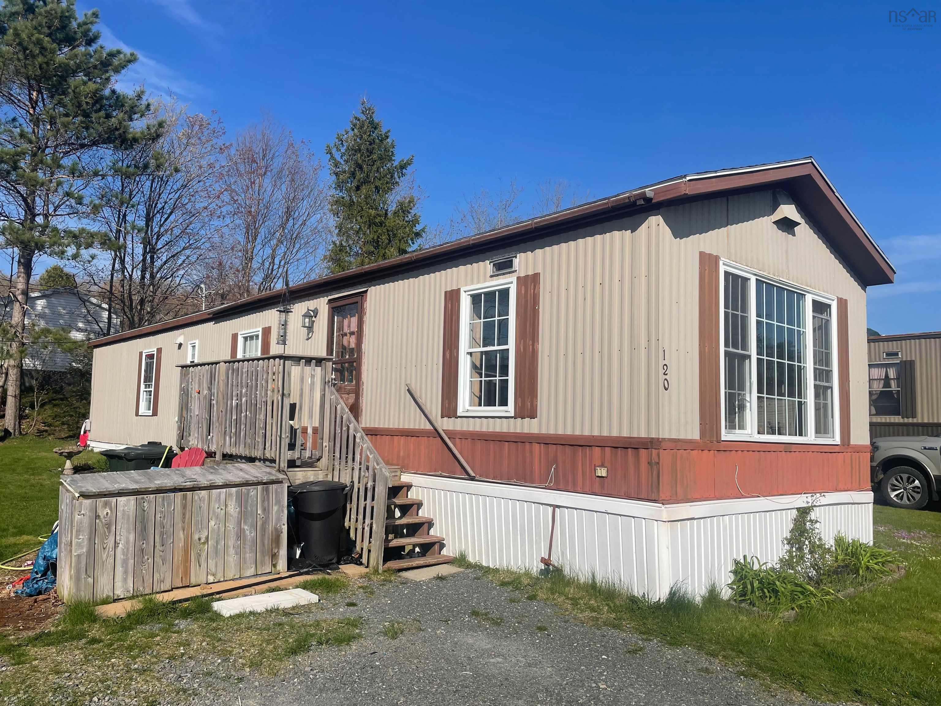 $119,900.00: 120 Second Street, Howie Centre