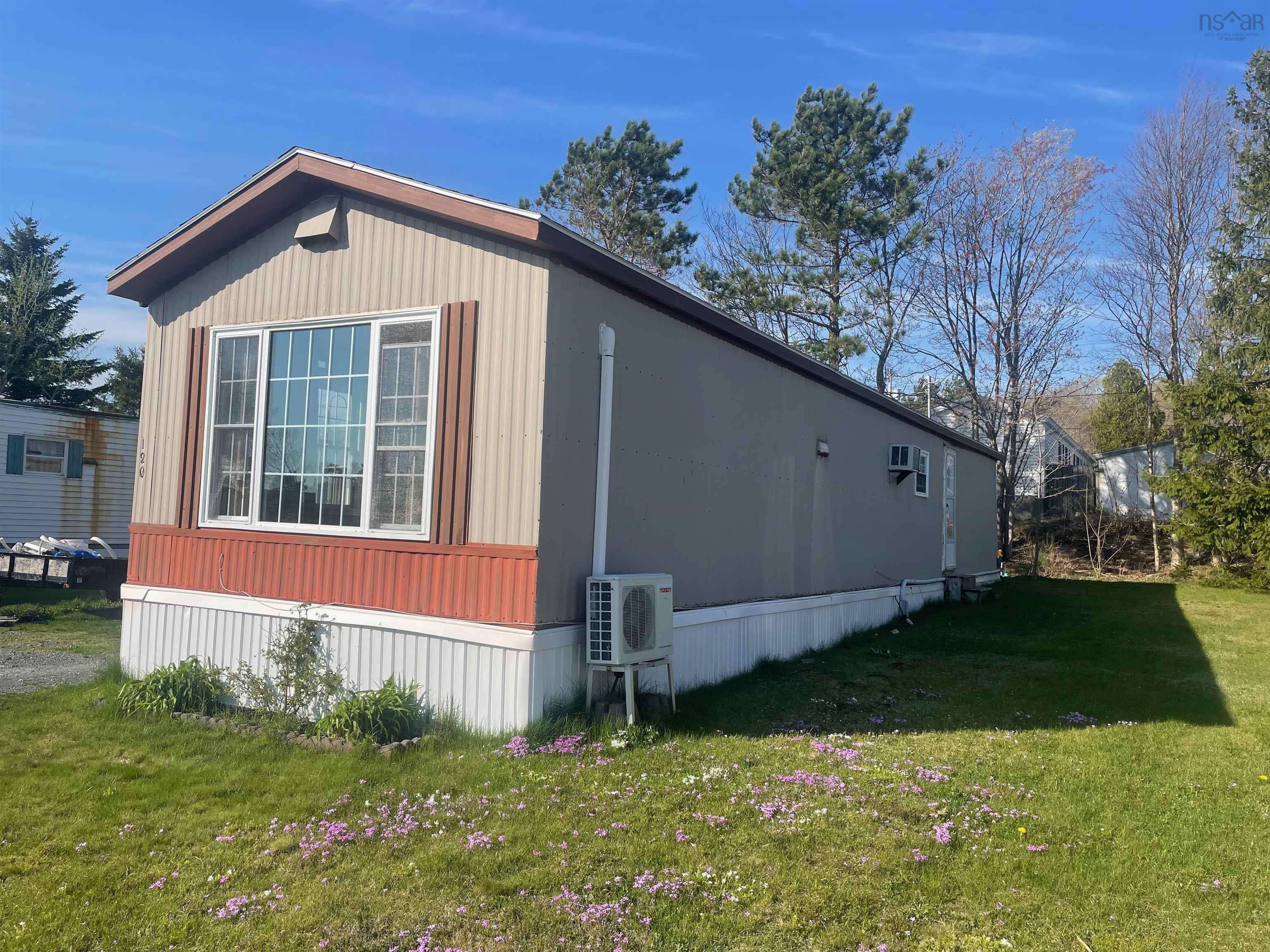 $119,900.00: 120 Second Street, Howie Centre