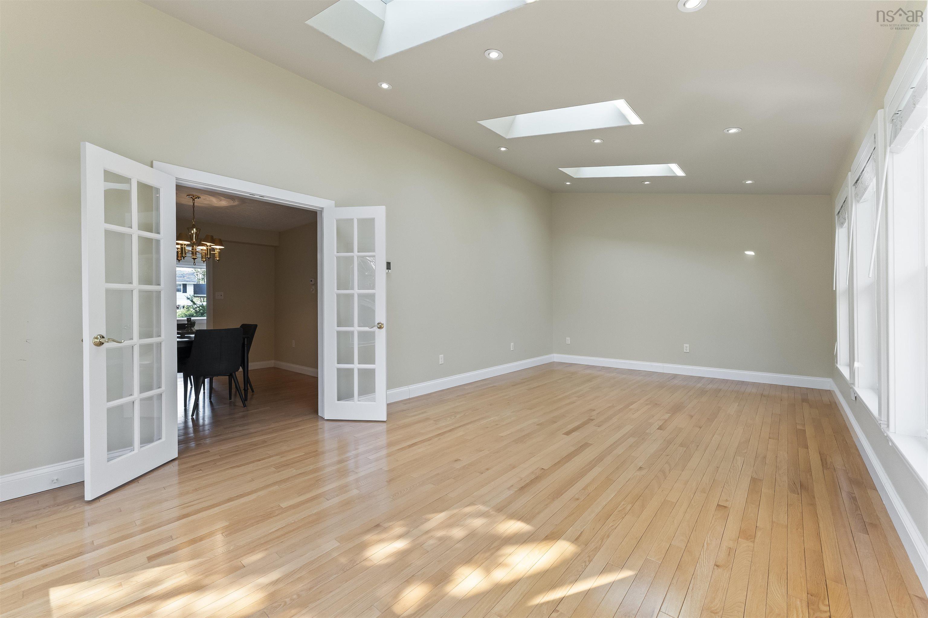 $659,900.00: 51 Rockmanor Drive, Bedford