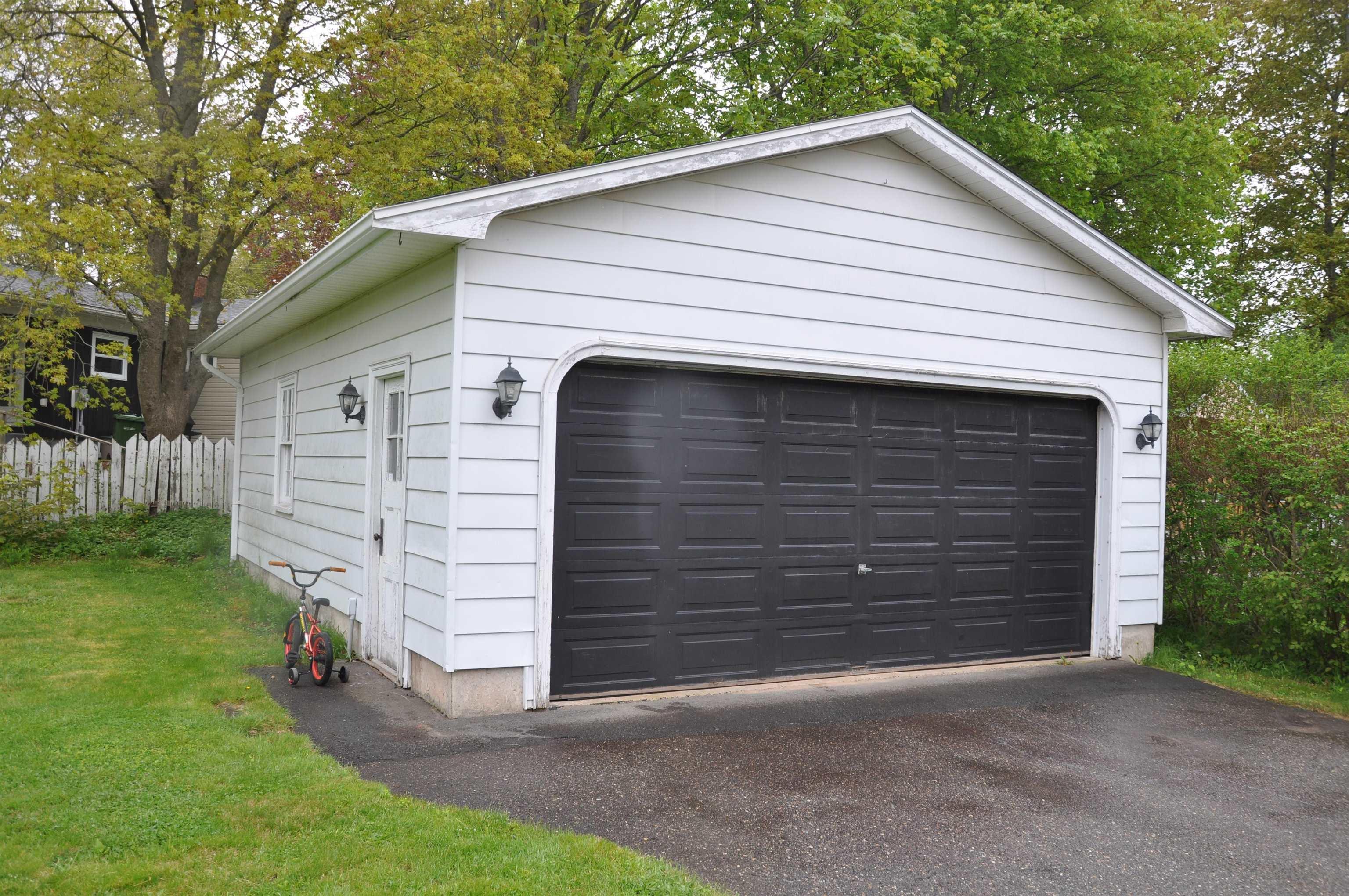 $420,000.00: 33 Caldwell Street N, Kentville
