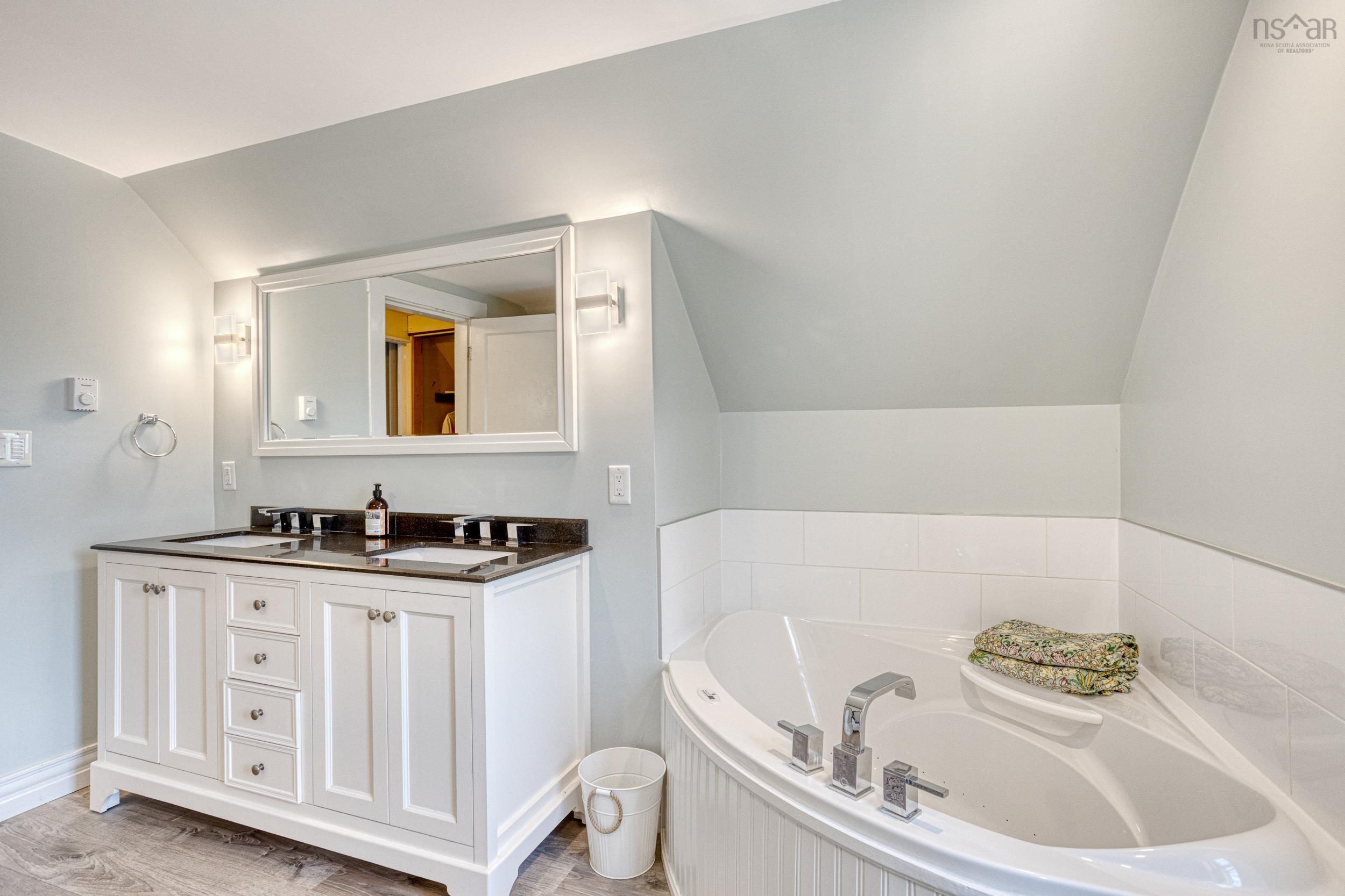 $899,900.00: 2533 Beech Streets, Halifax