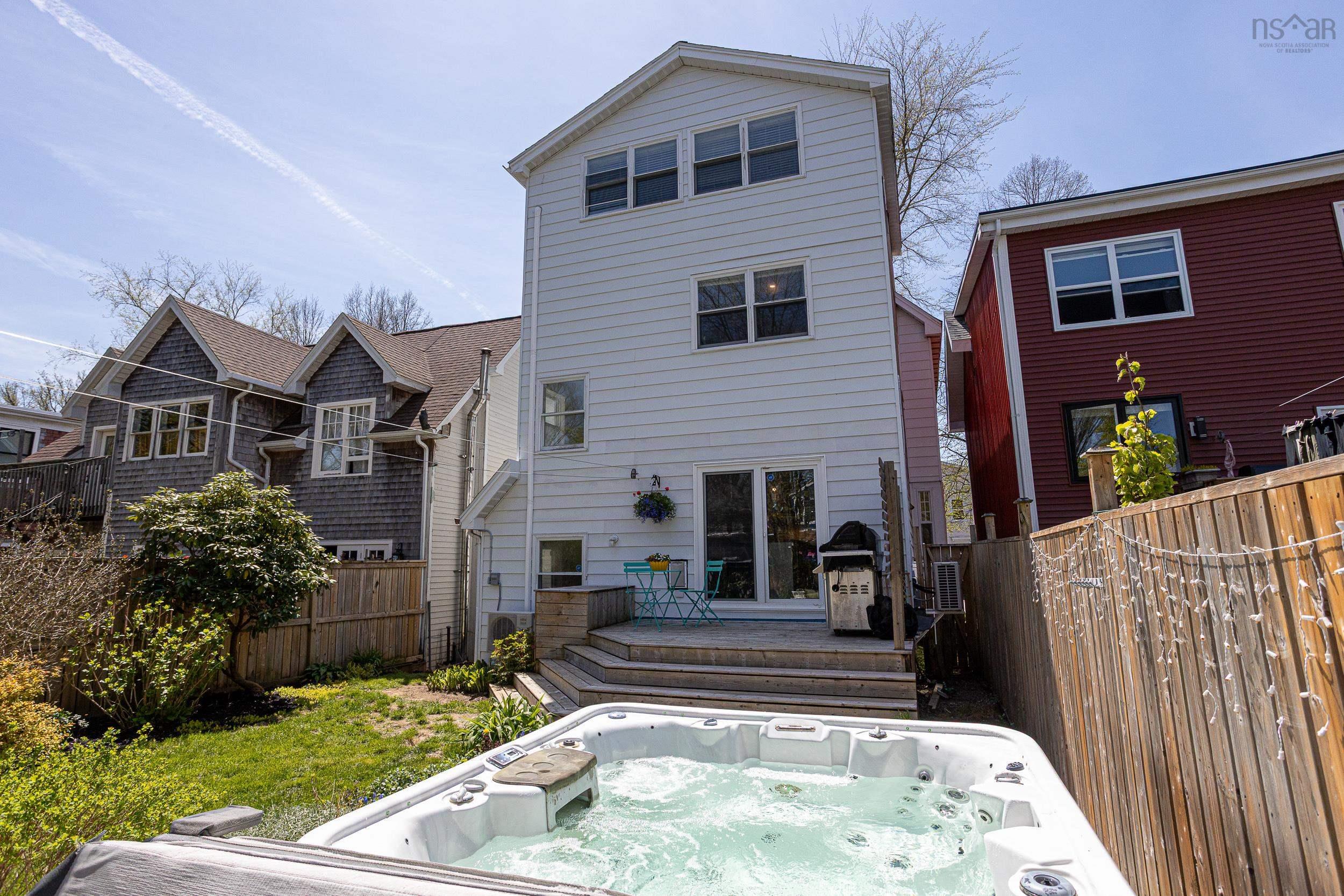 $899,900.00: 2533 Beech Streets, Halifax