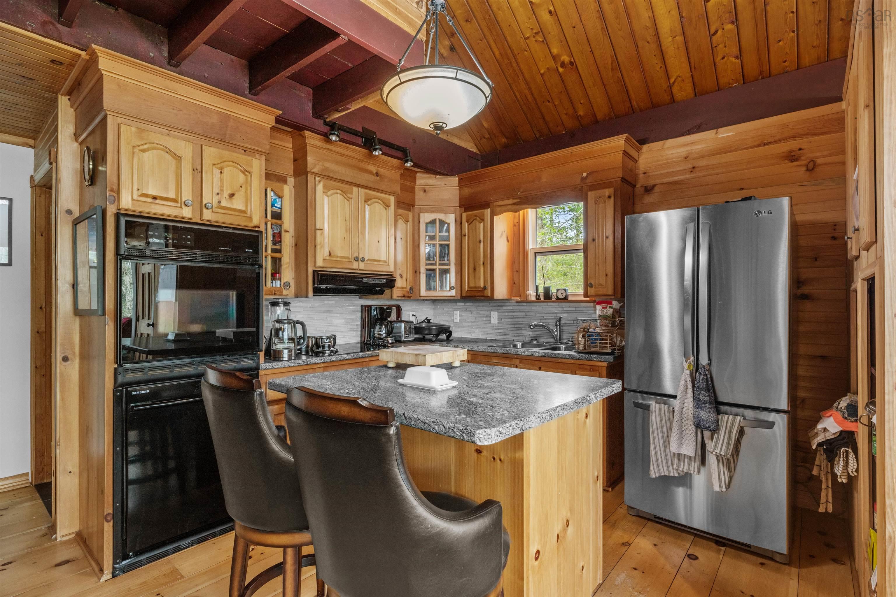 $499,000.00: 69 Blue Jay Road, Molega Lake