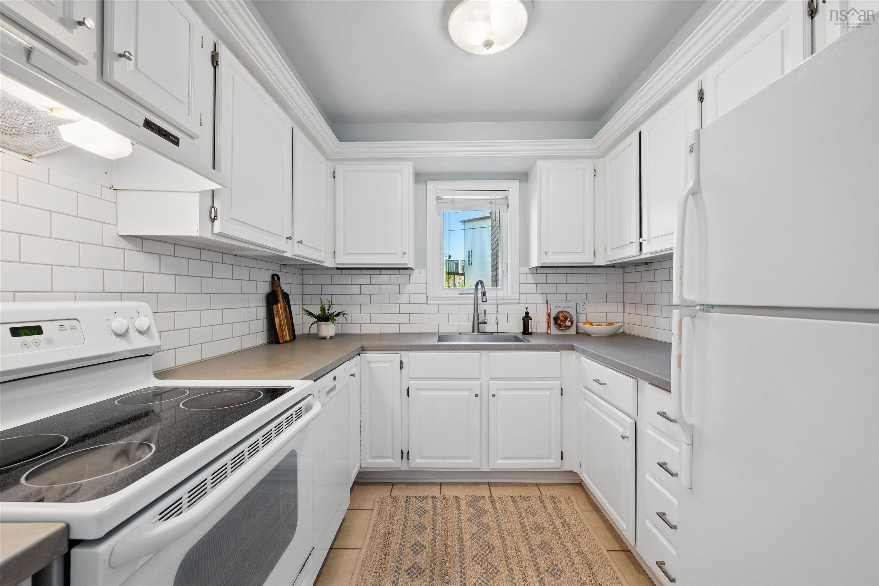 $379,900.00: 103 30 Attenborough, Halifax