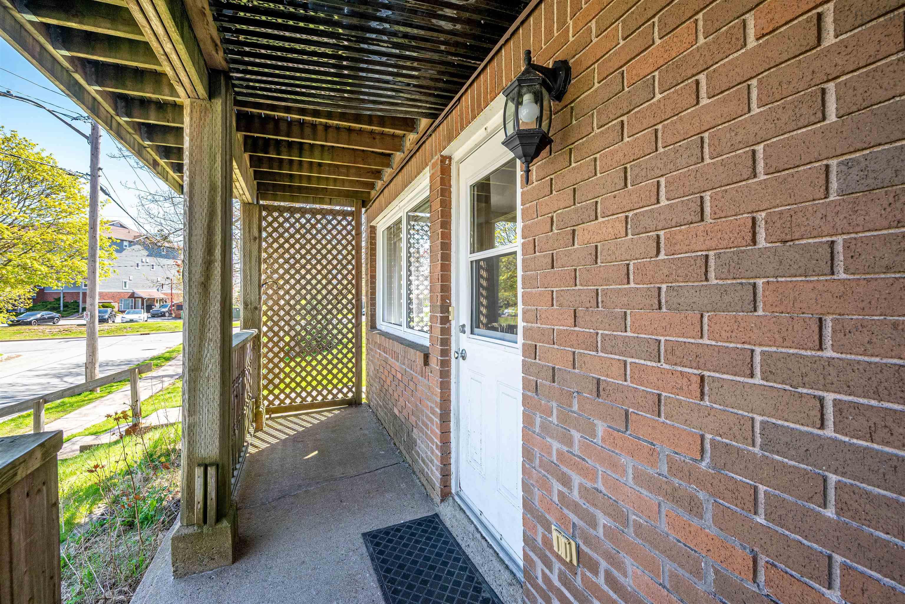 $379,900.00: 103 30 Attenborough, Halifax