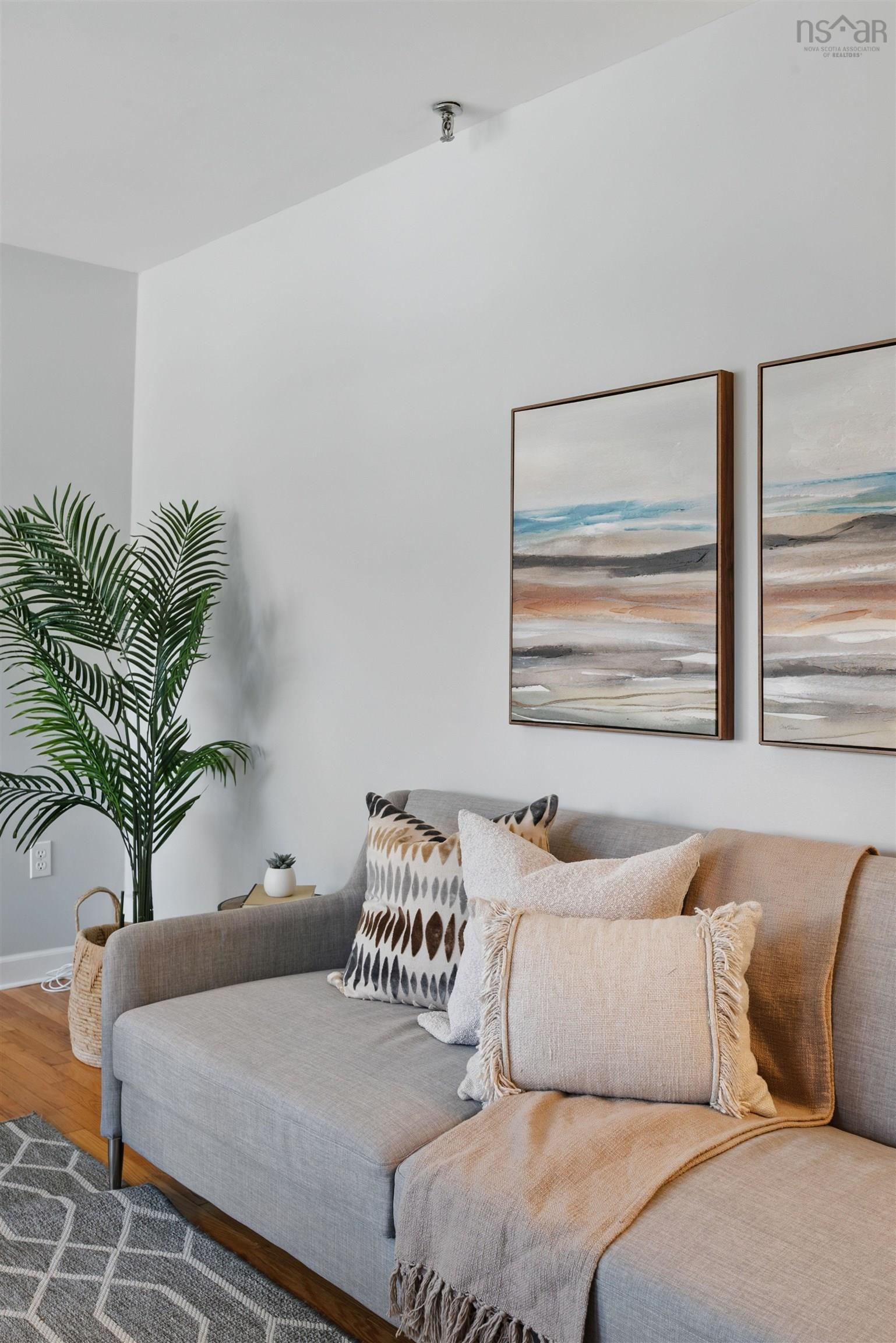 $379,900.00: 103 30 Attenborough, Halifax
