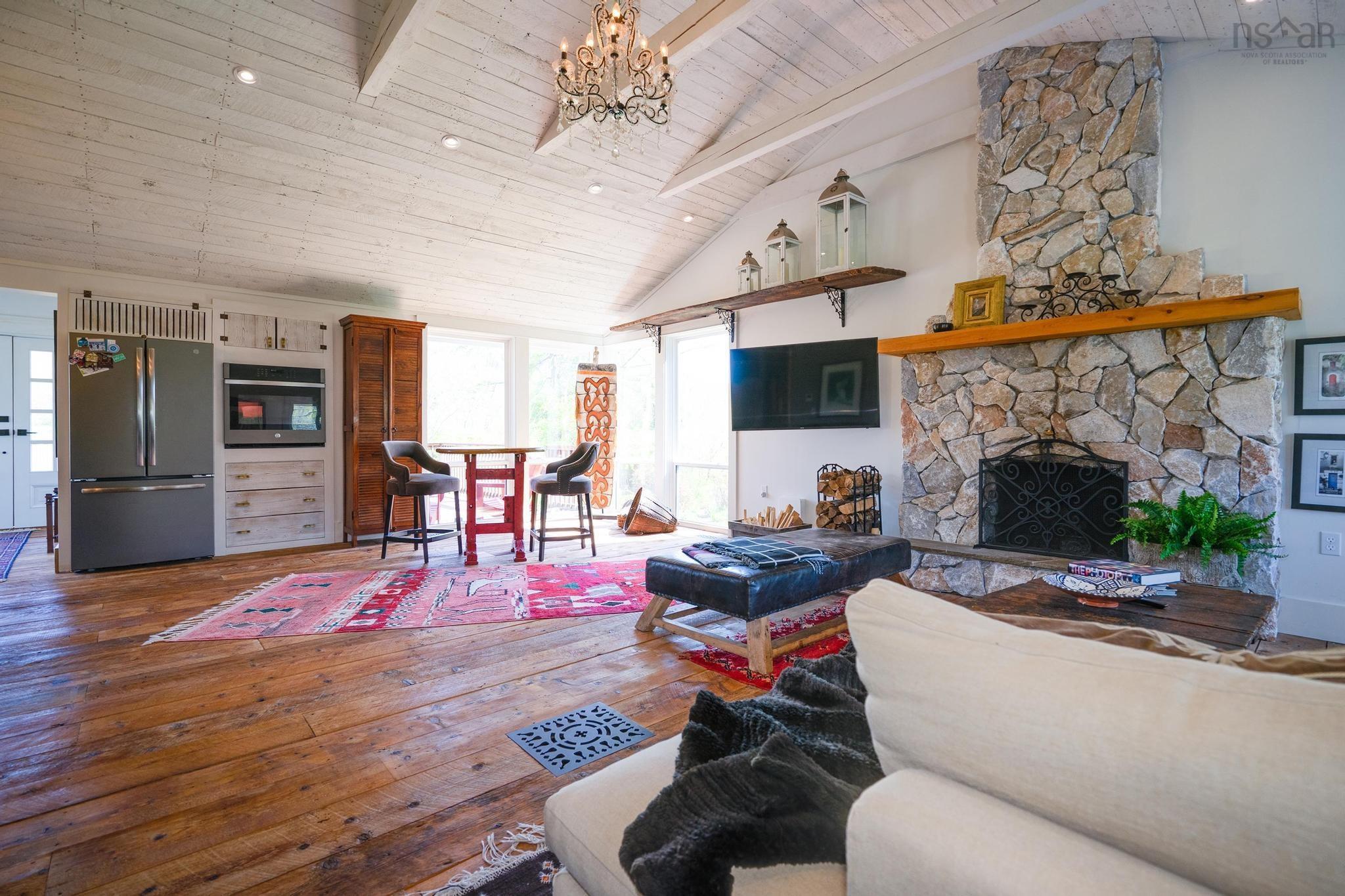 $899,000.00: 2461 Granville Road, Karsdale