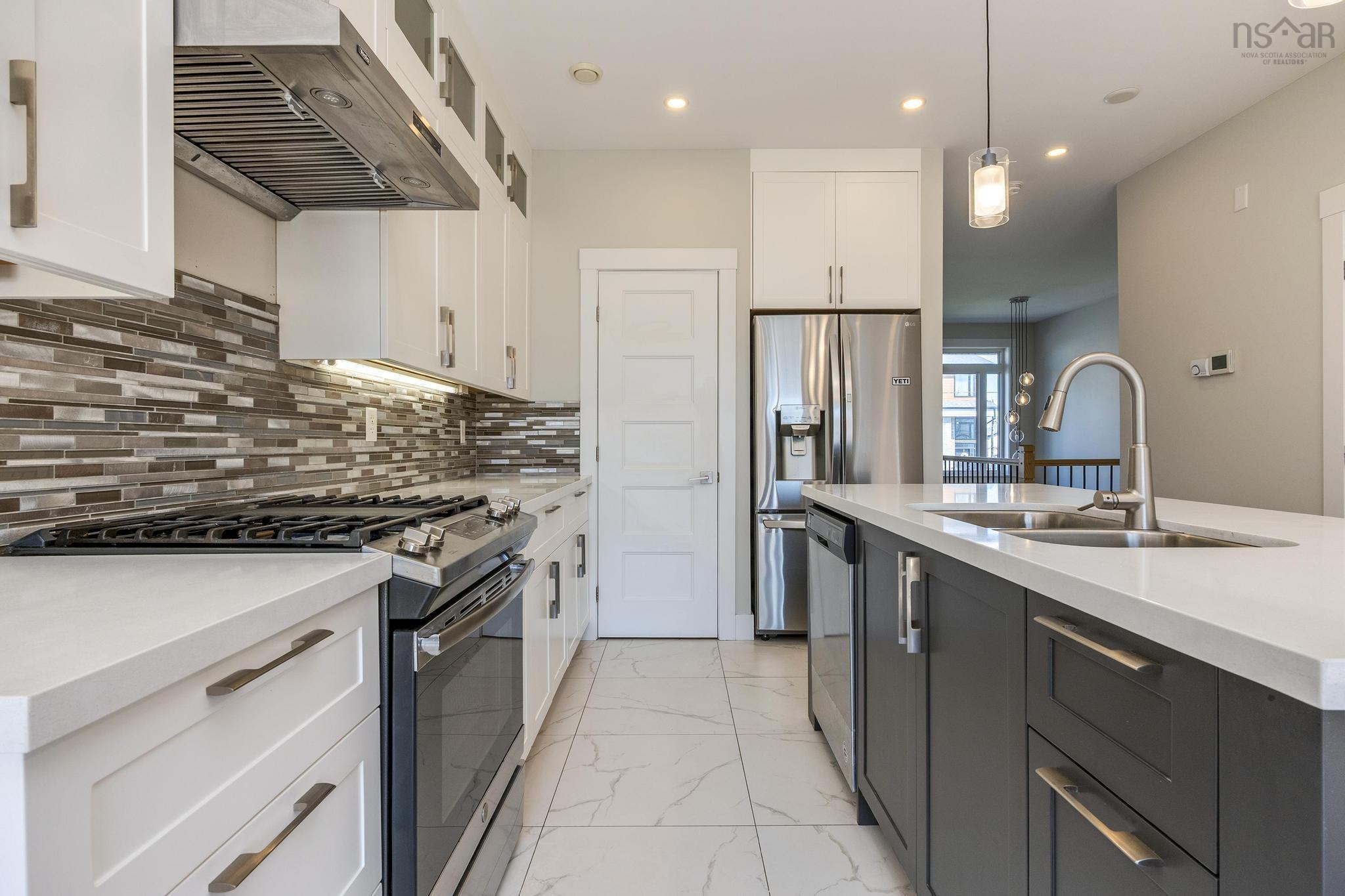 $699,900.00: 9 Alamir Court, Halifax