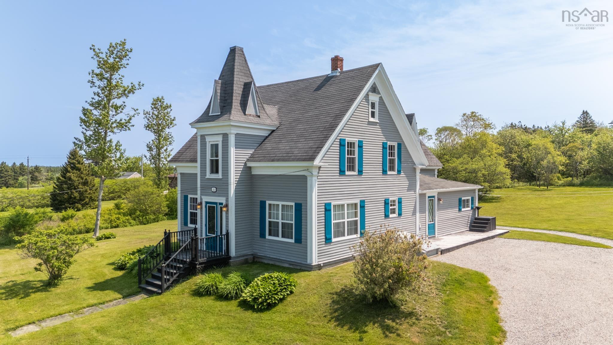 $349,900.00: 35 Chemin Tour Des Buttes, Amiraults Hill