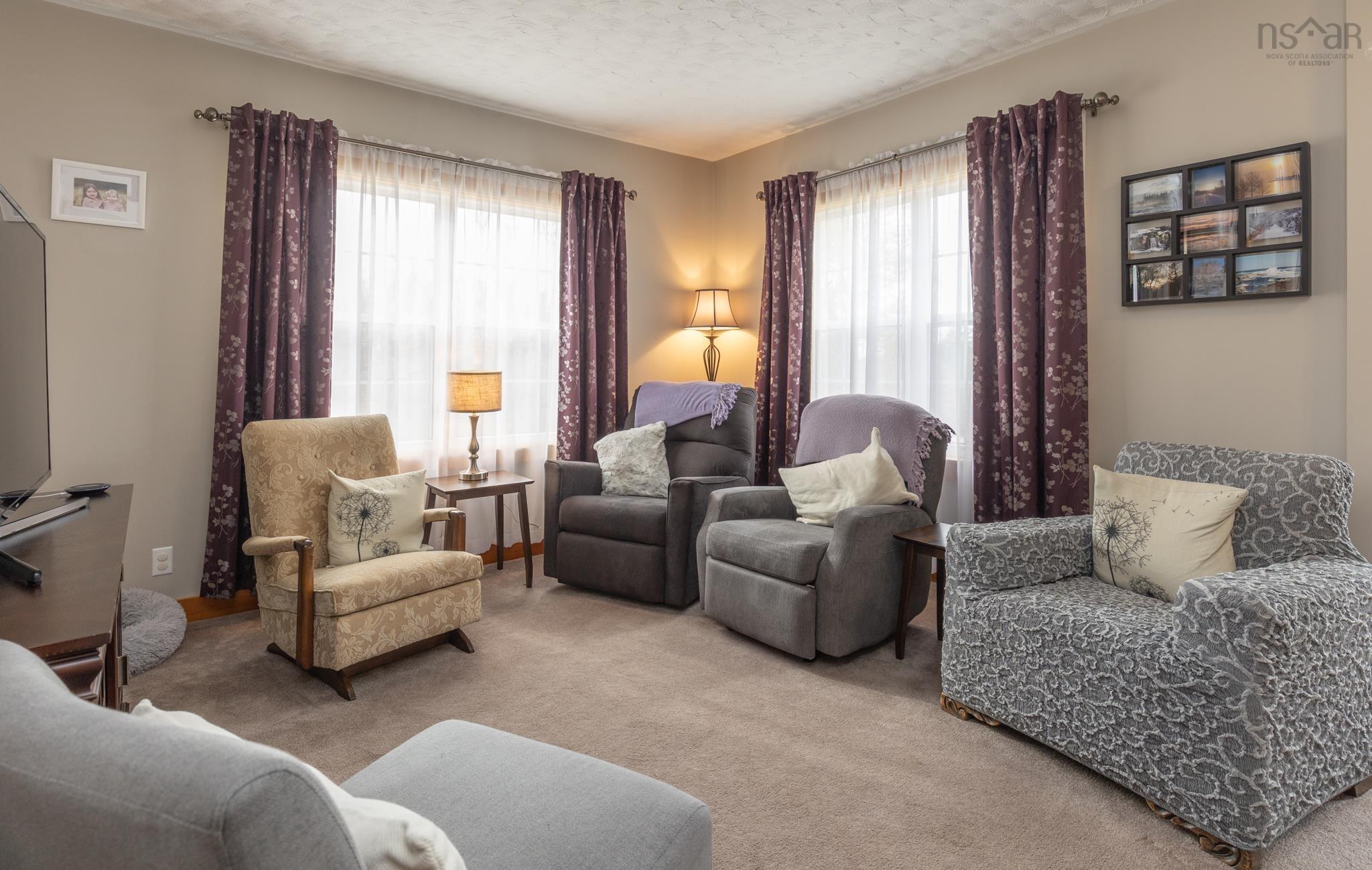 $359,900.00: 35 Chemin Tour Des Buttes, Amiraults Hill