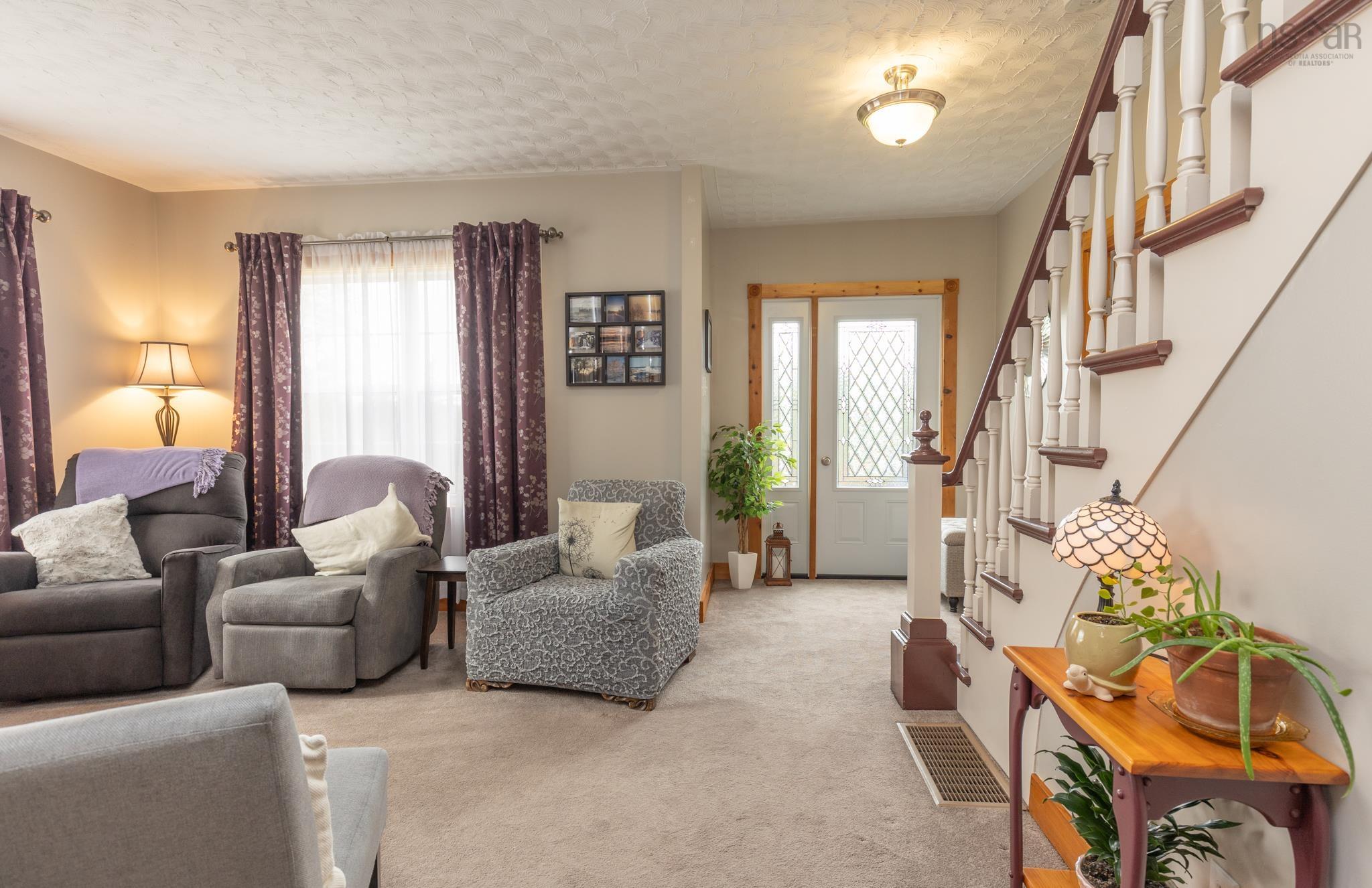 $359,900.00: 35 Chemin Tour Des Buttes, Amiraults Hill