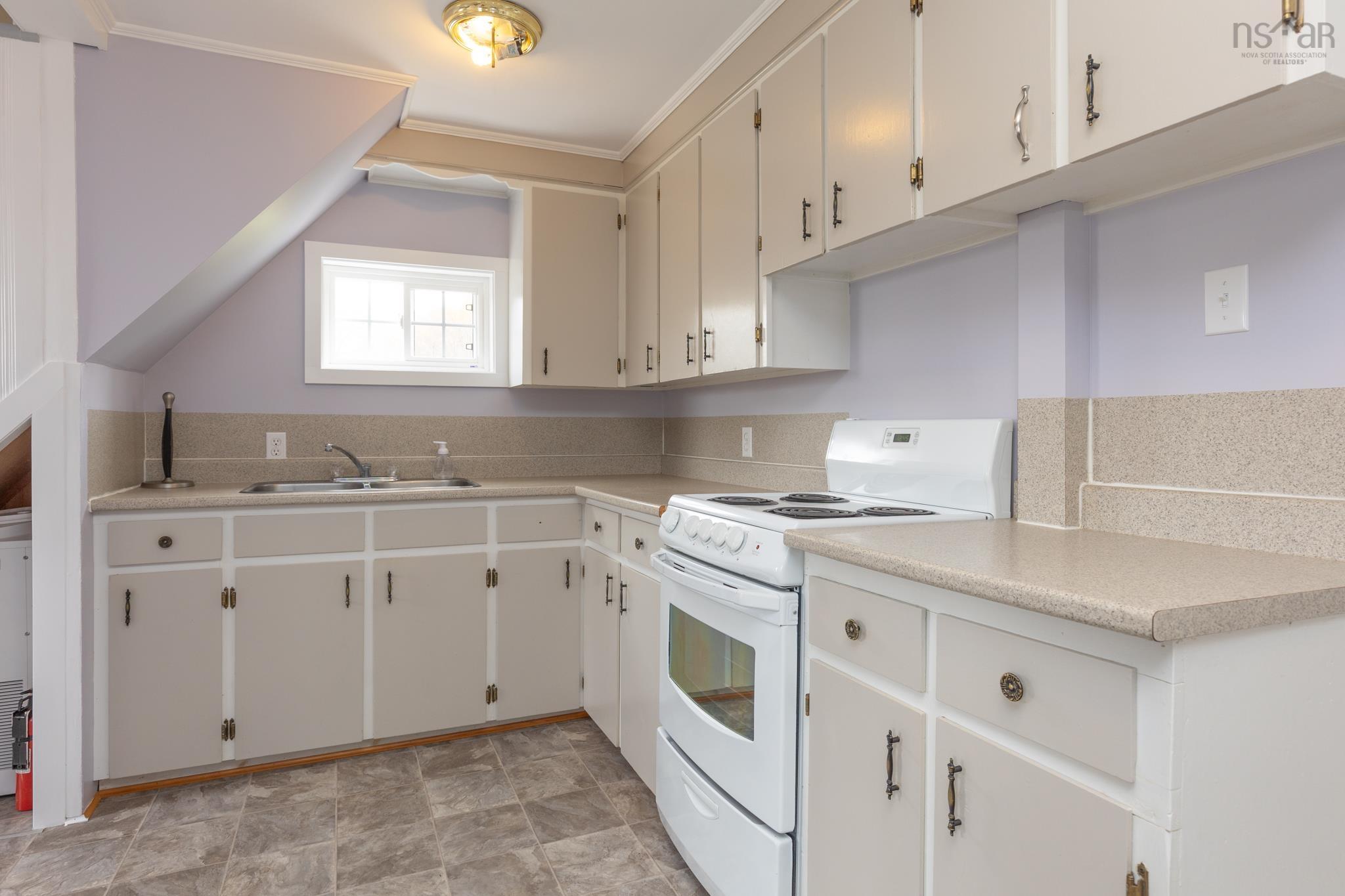 $359,900.00: 35 Chemin Tour Des Buttes, Amiraults Hill