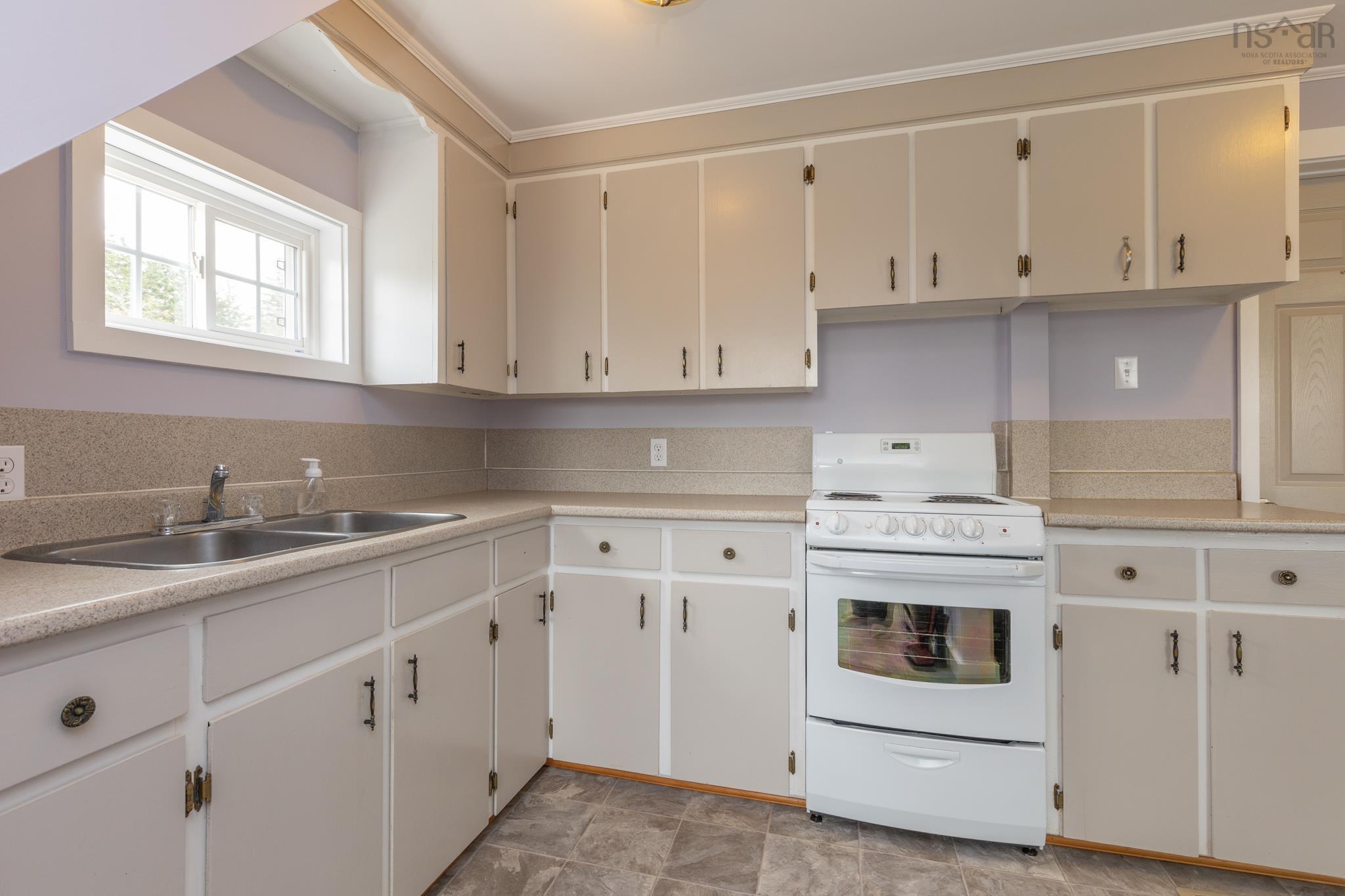 $349,900.00: 35 Chemin Tour Des Buttes, Amiraults Hill