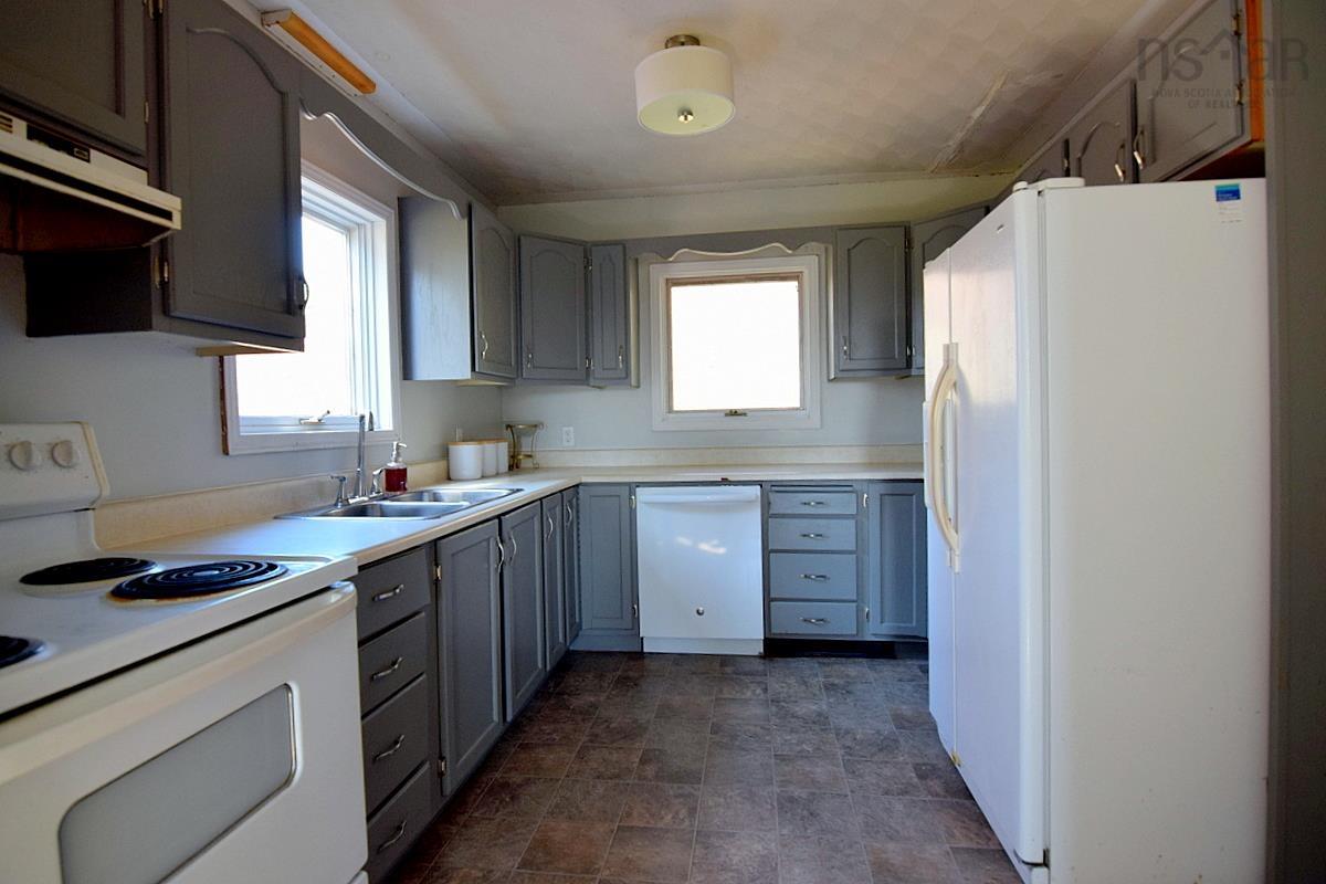 $250,000.00: 13537 Highway 19, Inverness