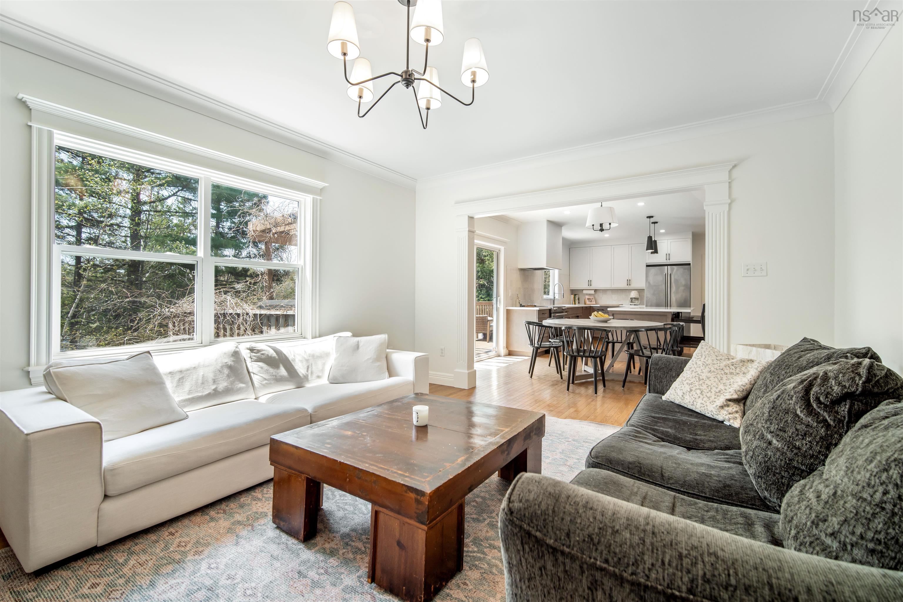 $1,049,000.00: 193 Lincolnshire Drive, Fall River