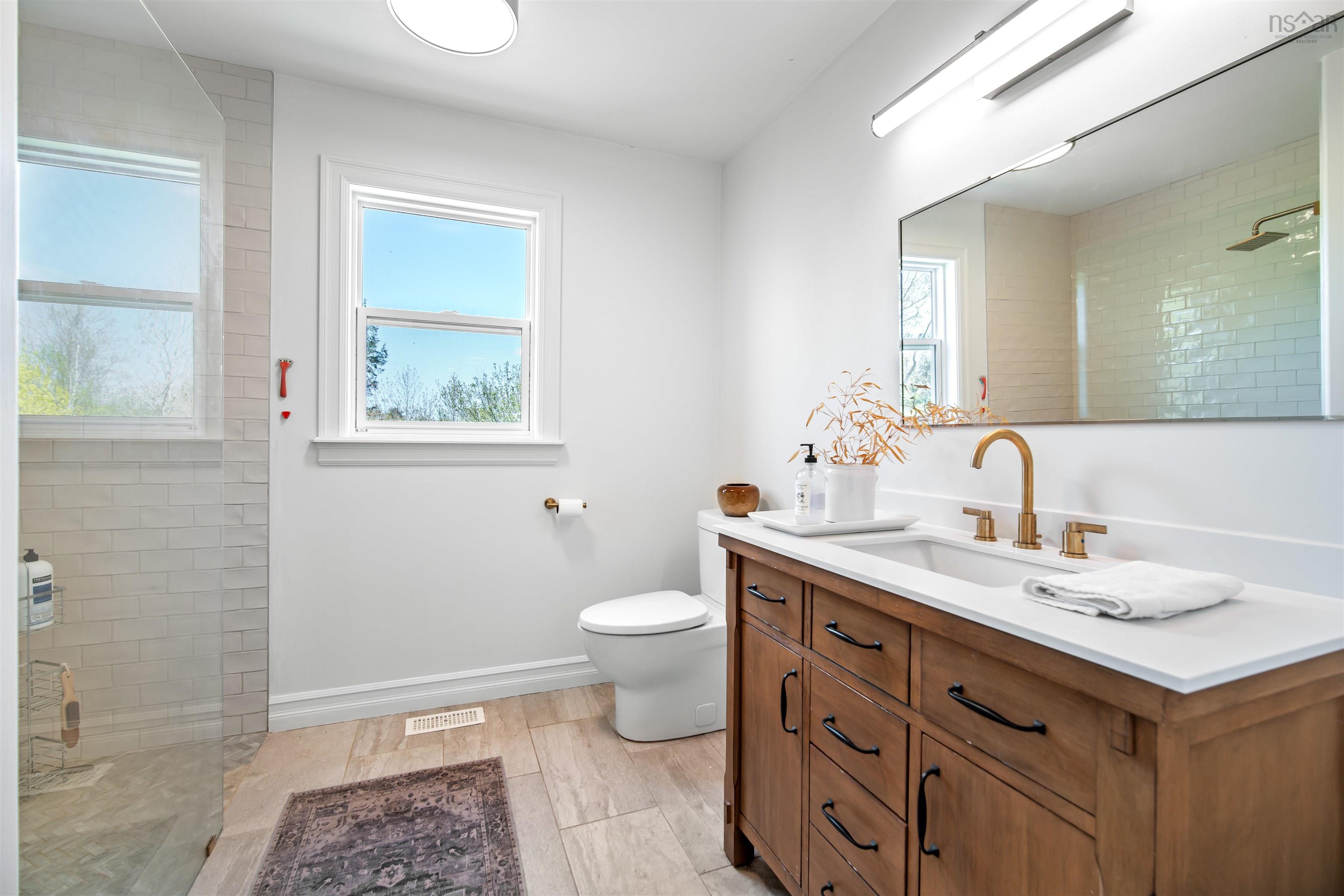$1,049,000.00: 193 Lincolnshire Drive, Fall River
