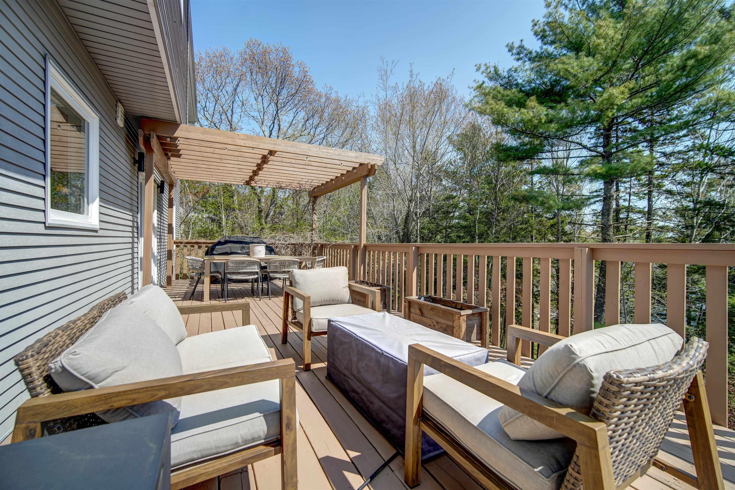 $1,049,000.00: 193 Lincolnshire Drive, Fall River