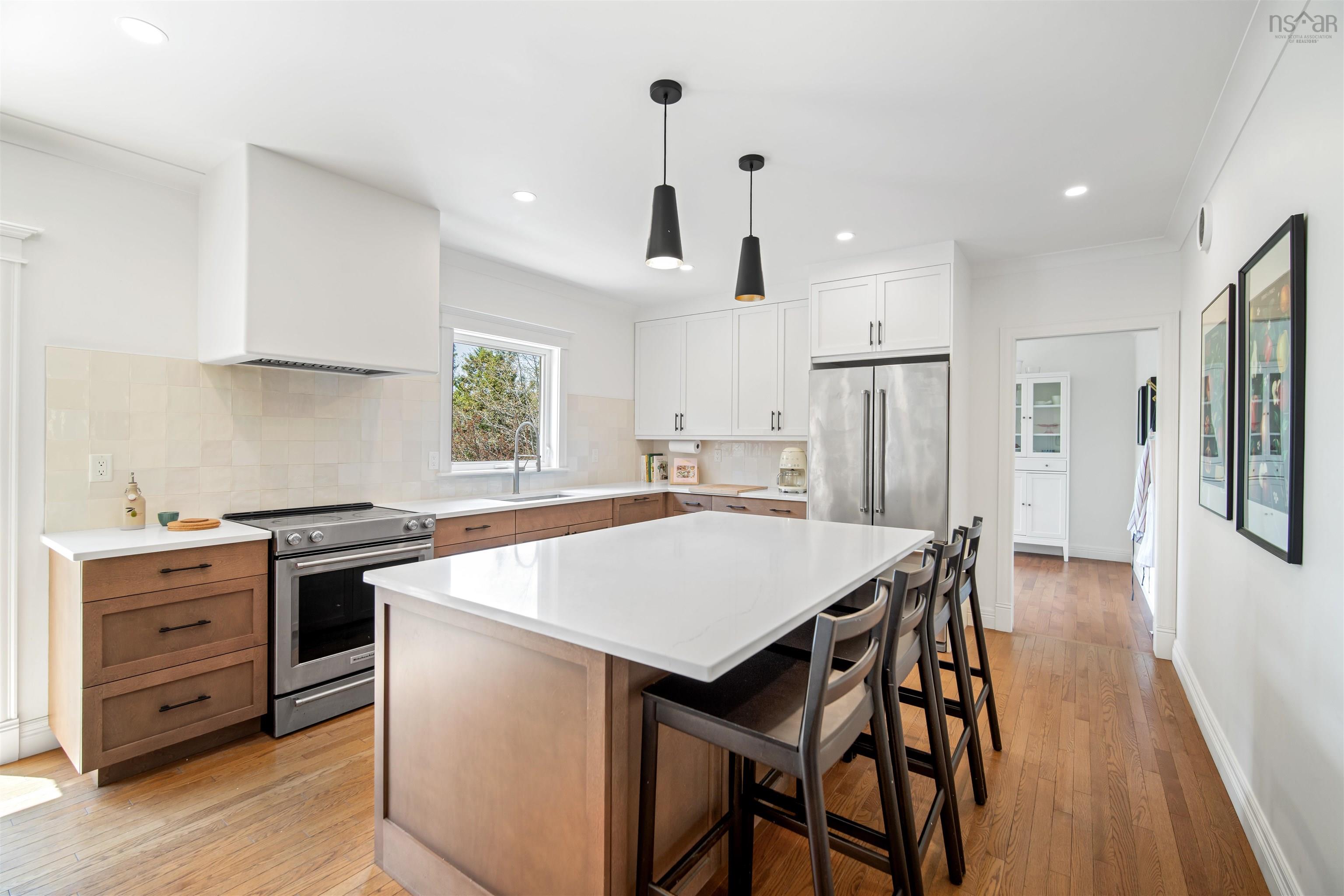 $1,049,000.00: 193 Lincolnshire Drive, Fall River