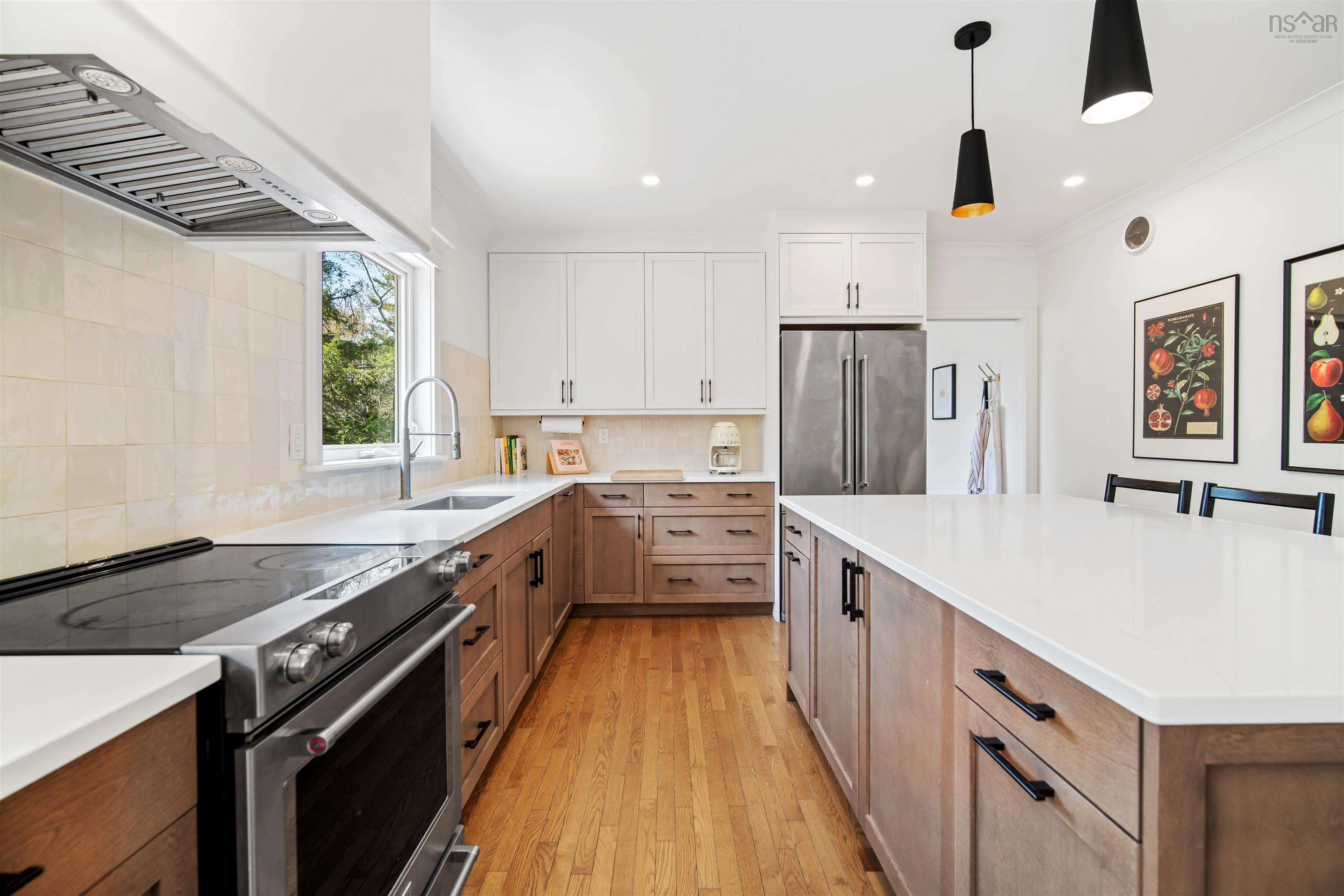 $1,049,000.00: 193 Lincolnshire Drive, Fall River